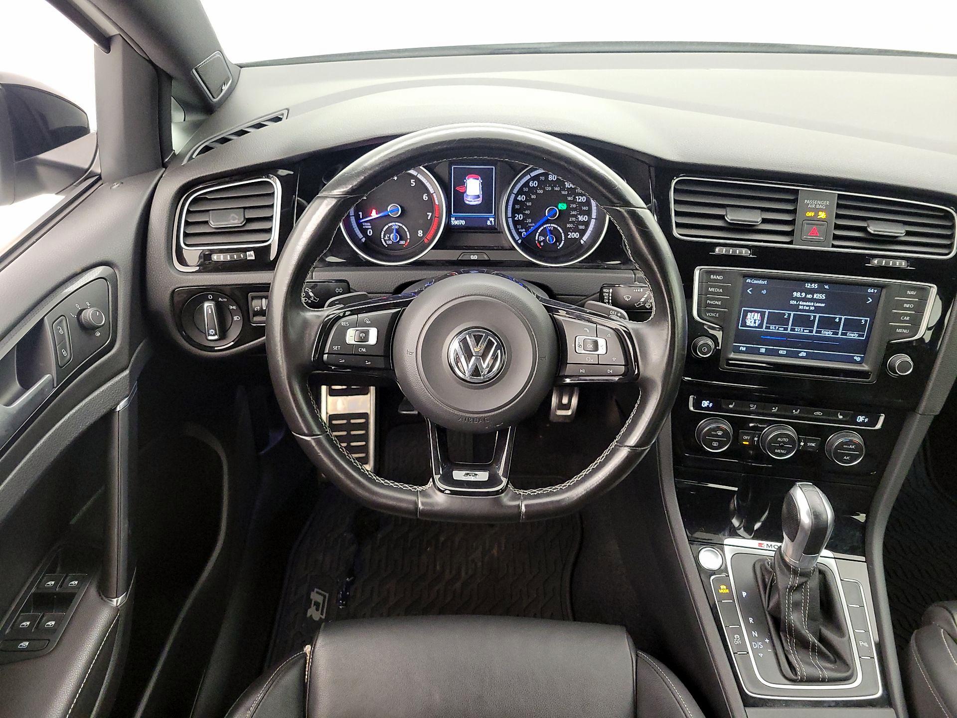 Thumbnail: 2017 Volkswagen Golf - 10