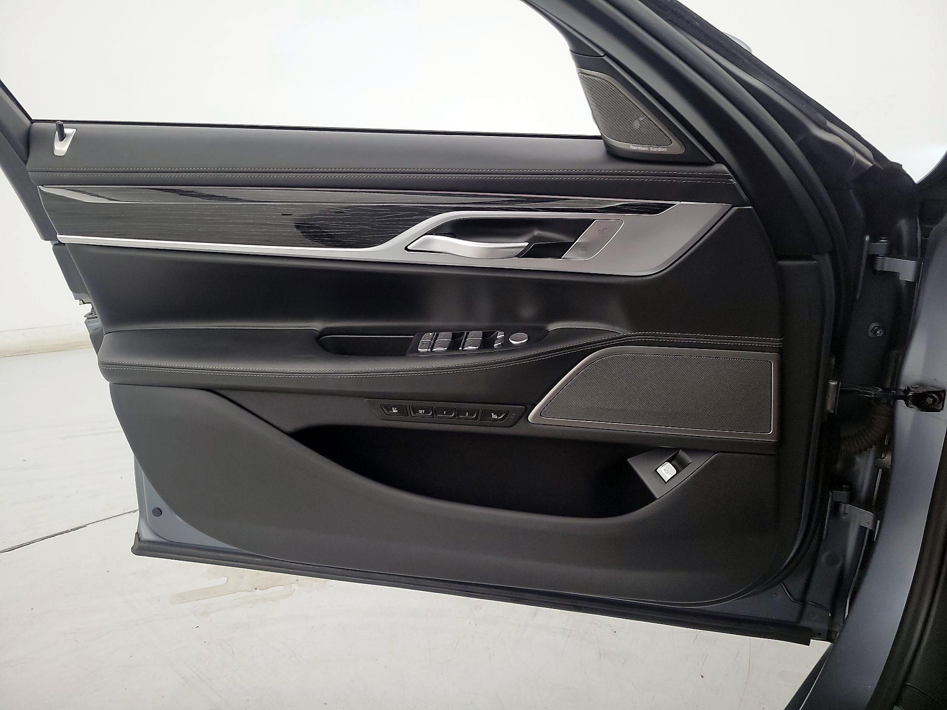 Thumbnail: 2022 BMW 7 Series - 12