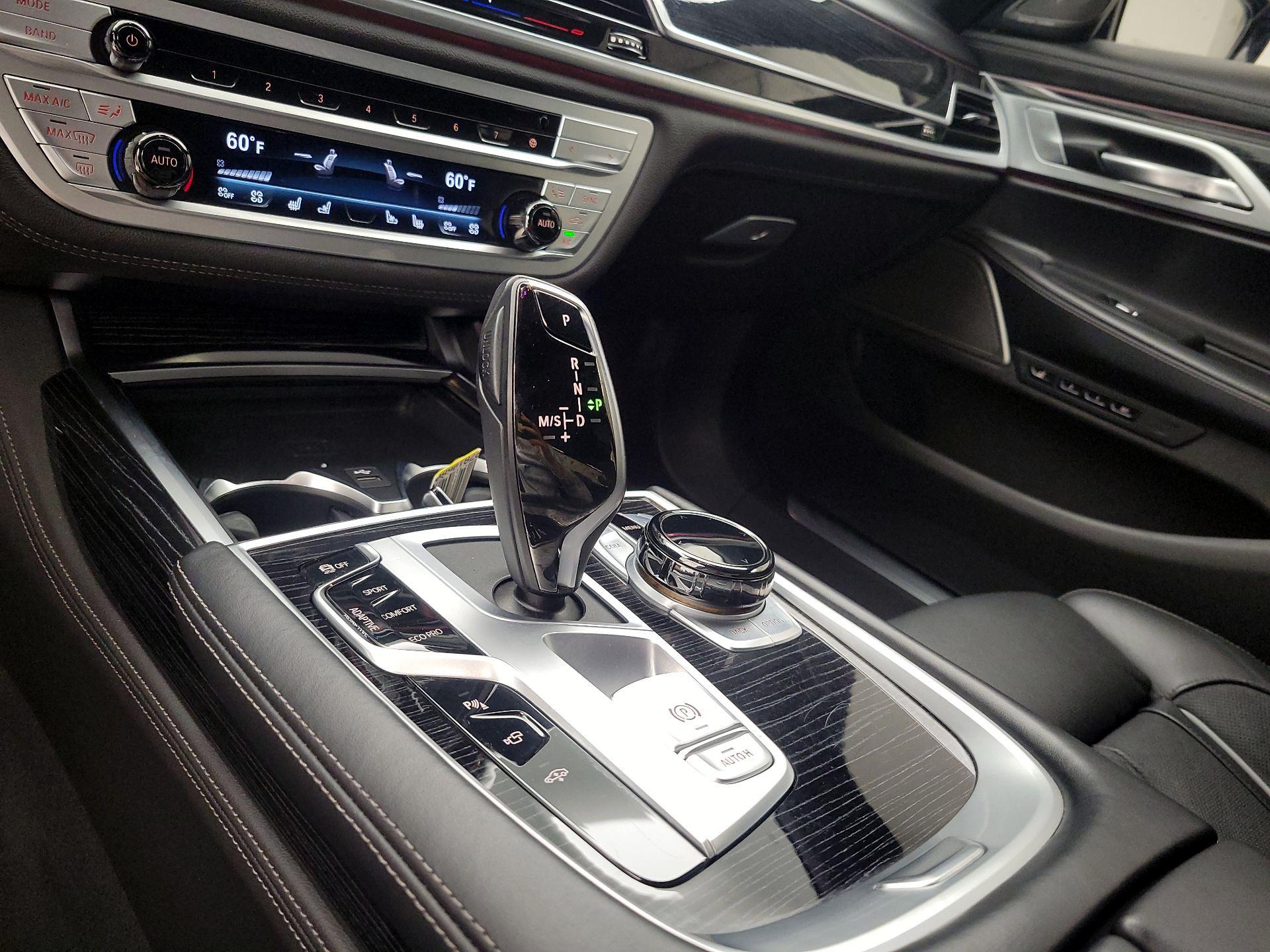 Thumbnail: 2022 BMW 7 Series - 16