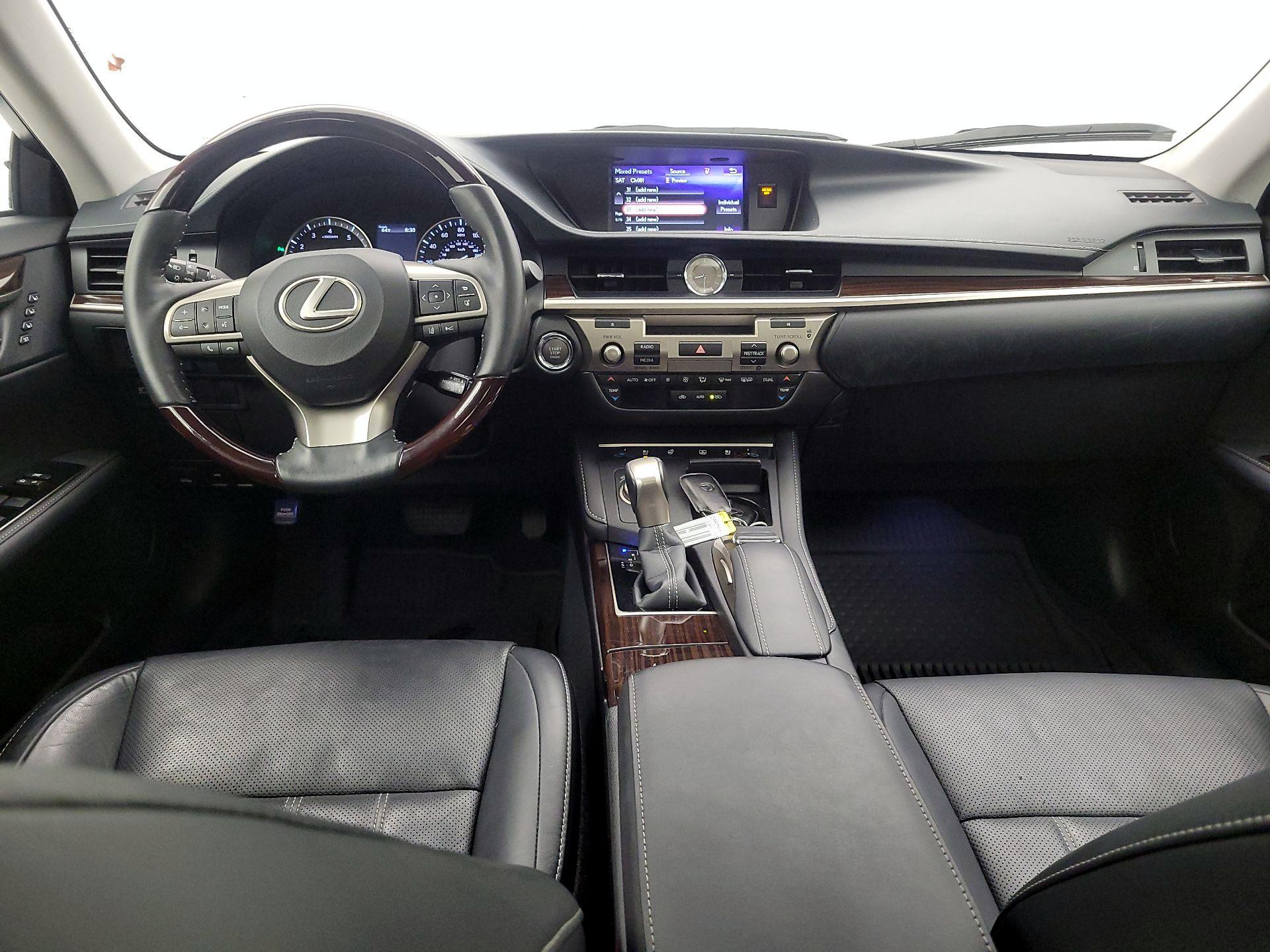 Thumbnail: 2017 Lexus ES - 9
