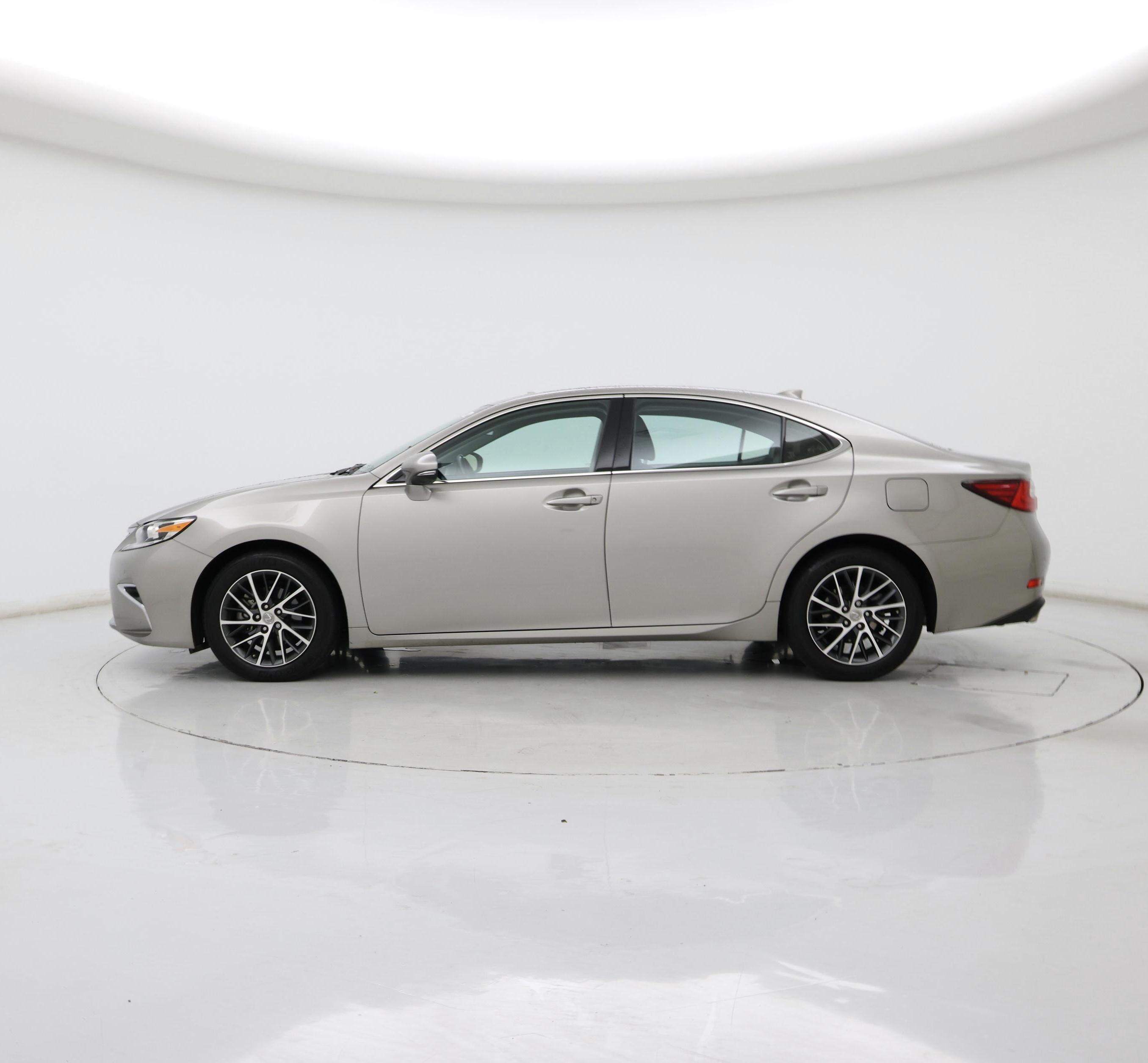 Thumbnail: 2017 Lexus ES - 3