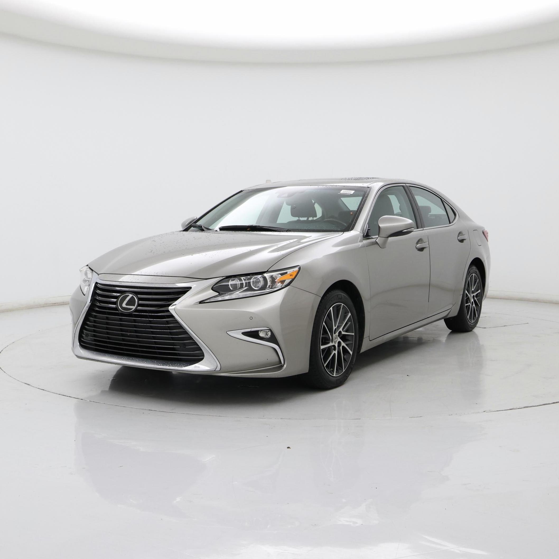 Thumbnail: 2017 Lexus ES - 4
