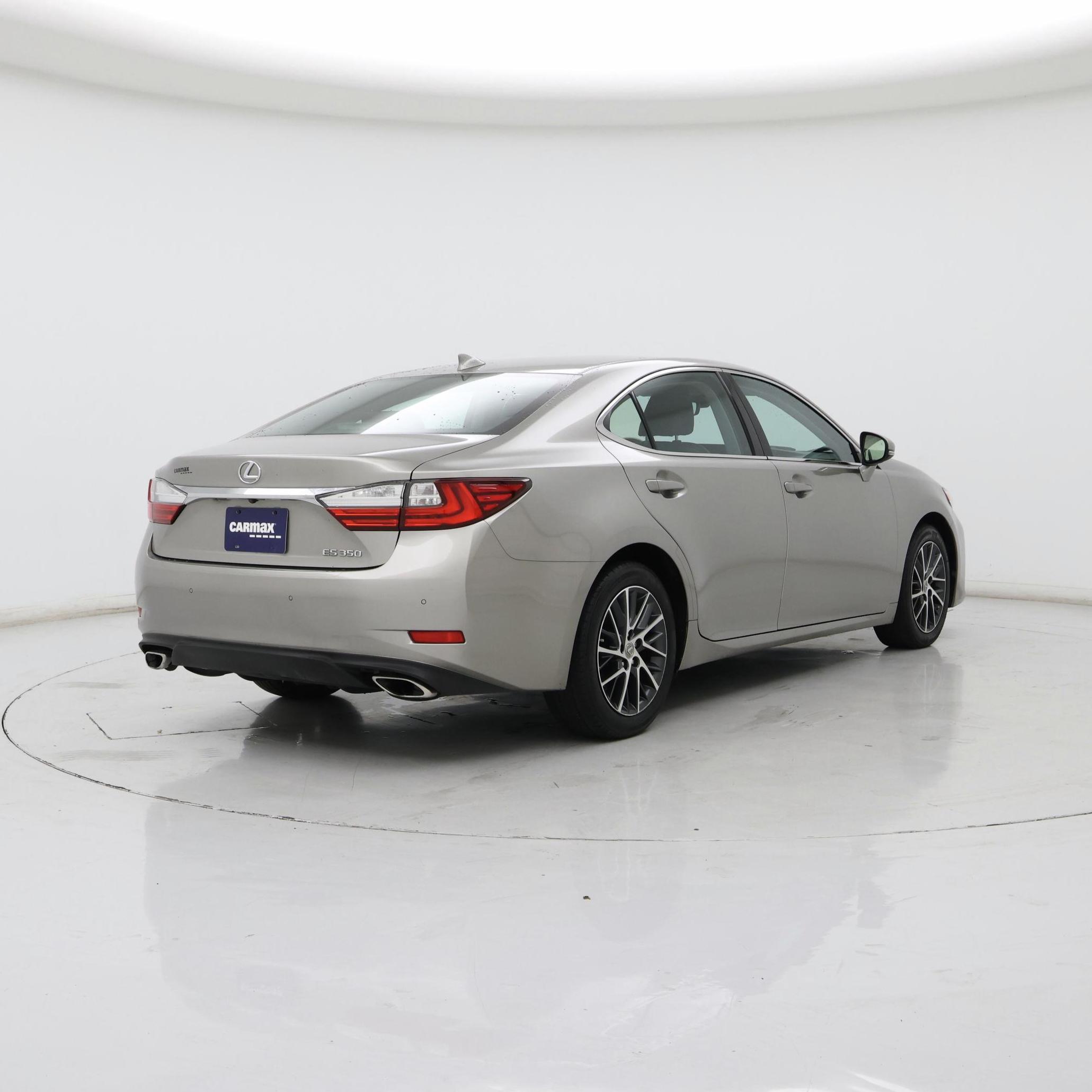 Thumbnail: 2017 Lexus ES - 8