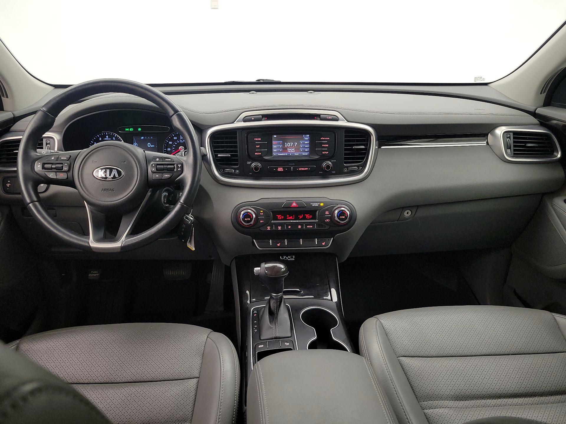 Thumbnail: 2016 Kia Sorento - 9