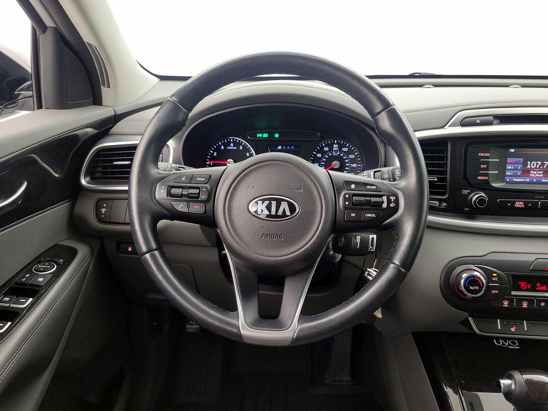 Thumbnail: 2016 Kia Sorento - 10