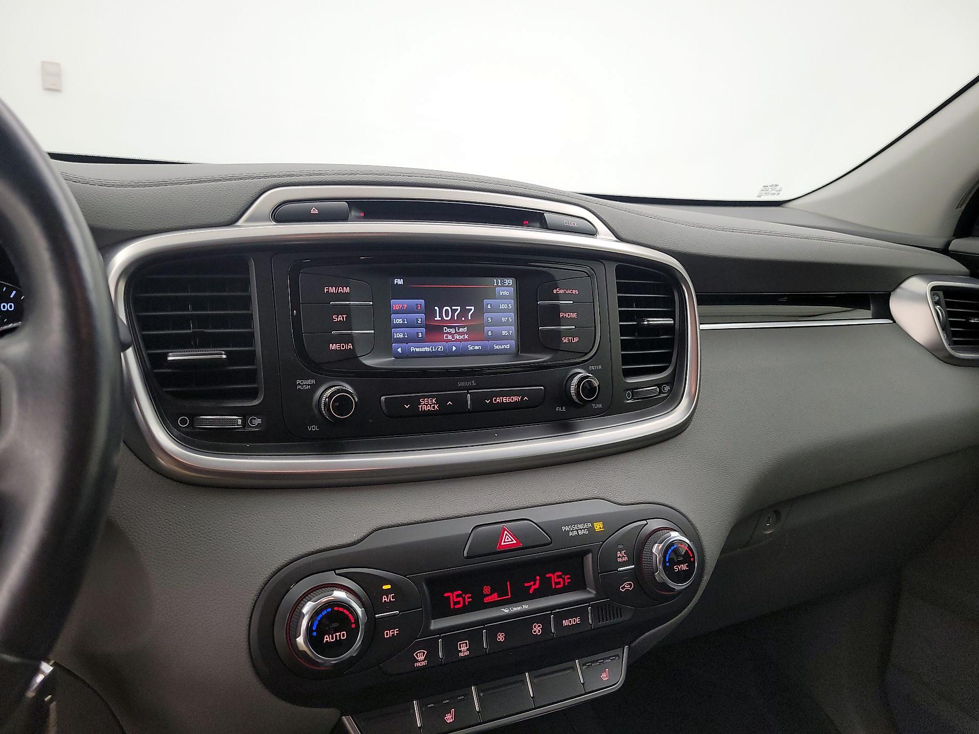 Thumbnail: 2016 Kia Sorento - 14