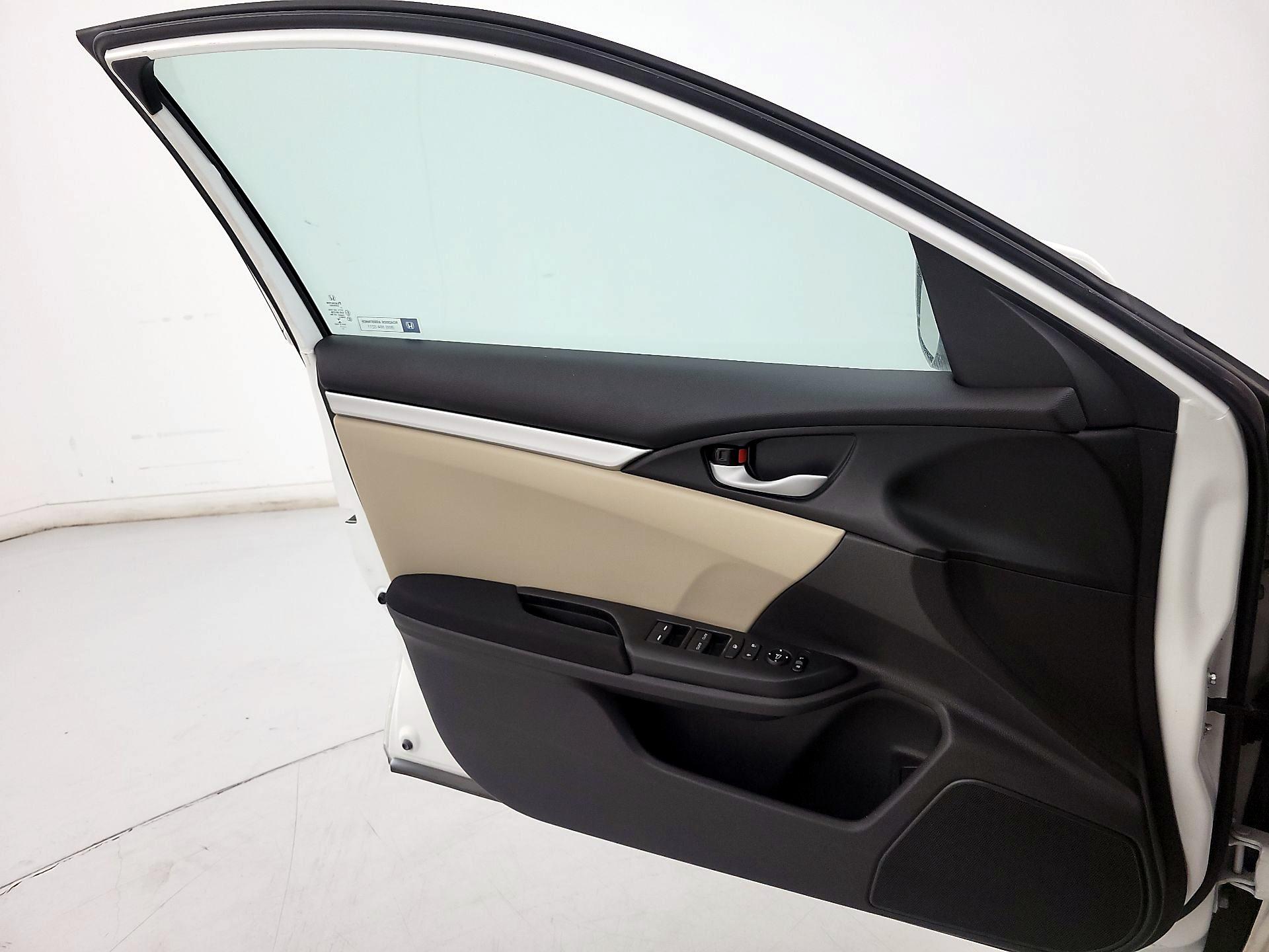 Thumbnail: 2017 Honda Civic - 12
