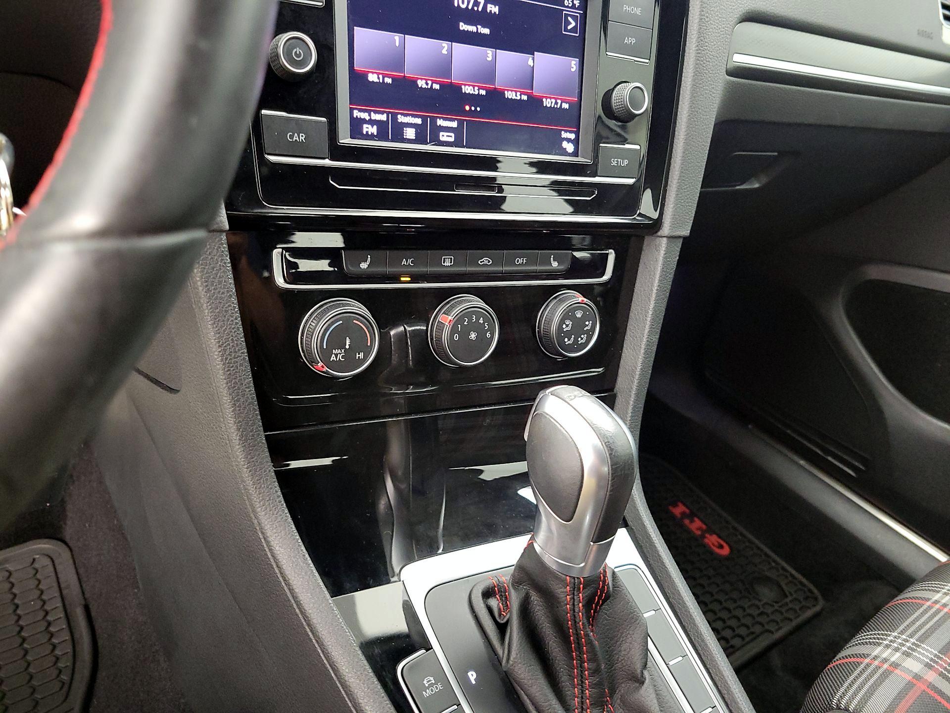 Thumbnail: 2019 Volkswagen Golf - 15