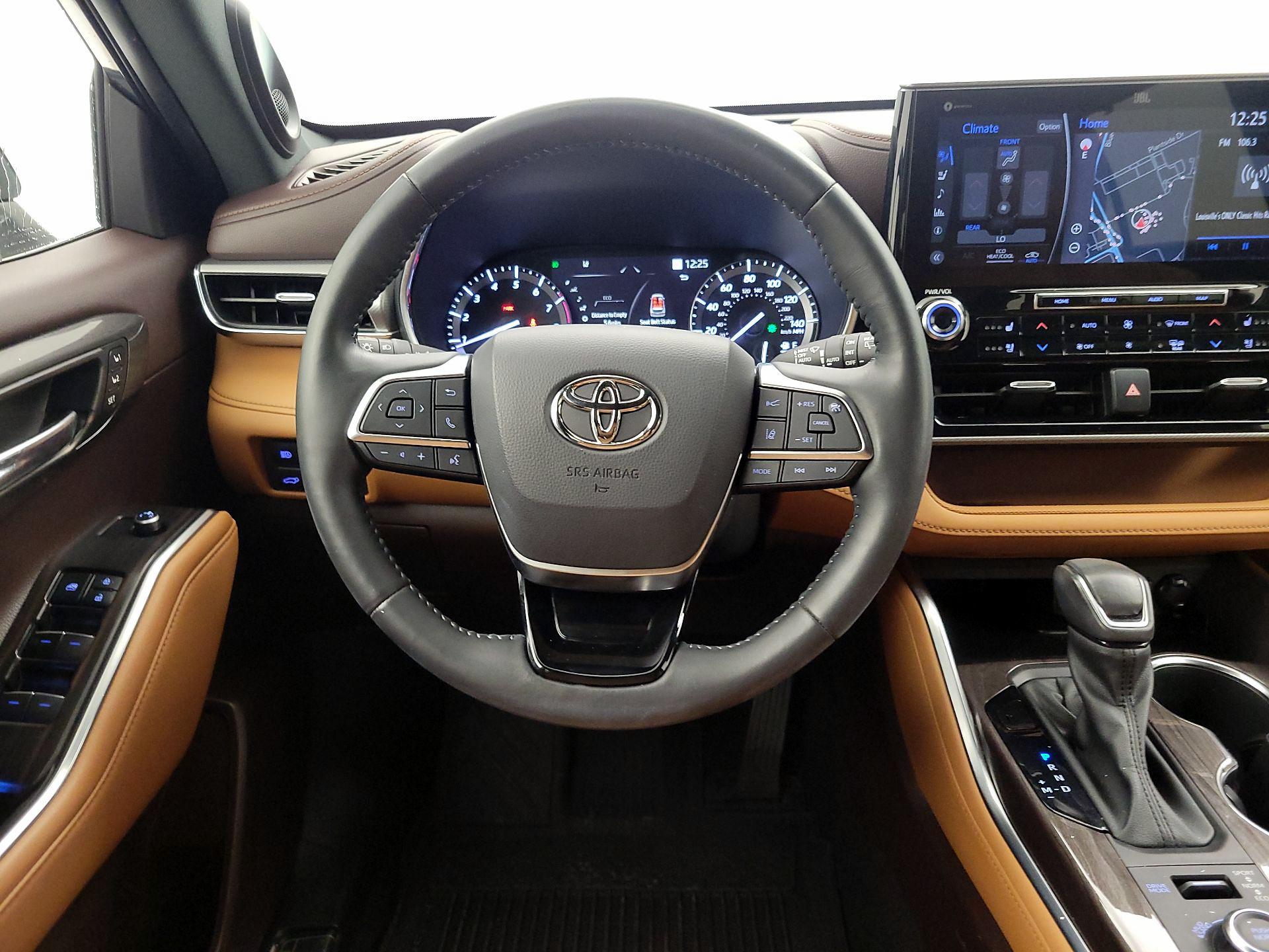 Thumbnail: 2021 Toyota Highlander - 10