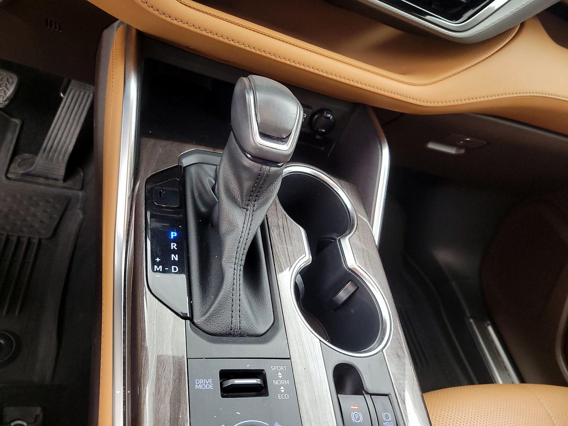 Thumbnail: 2021 Toyota Highlander - 16