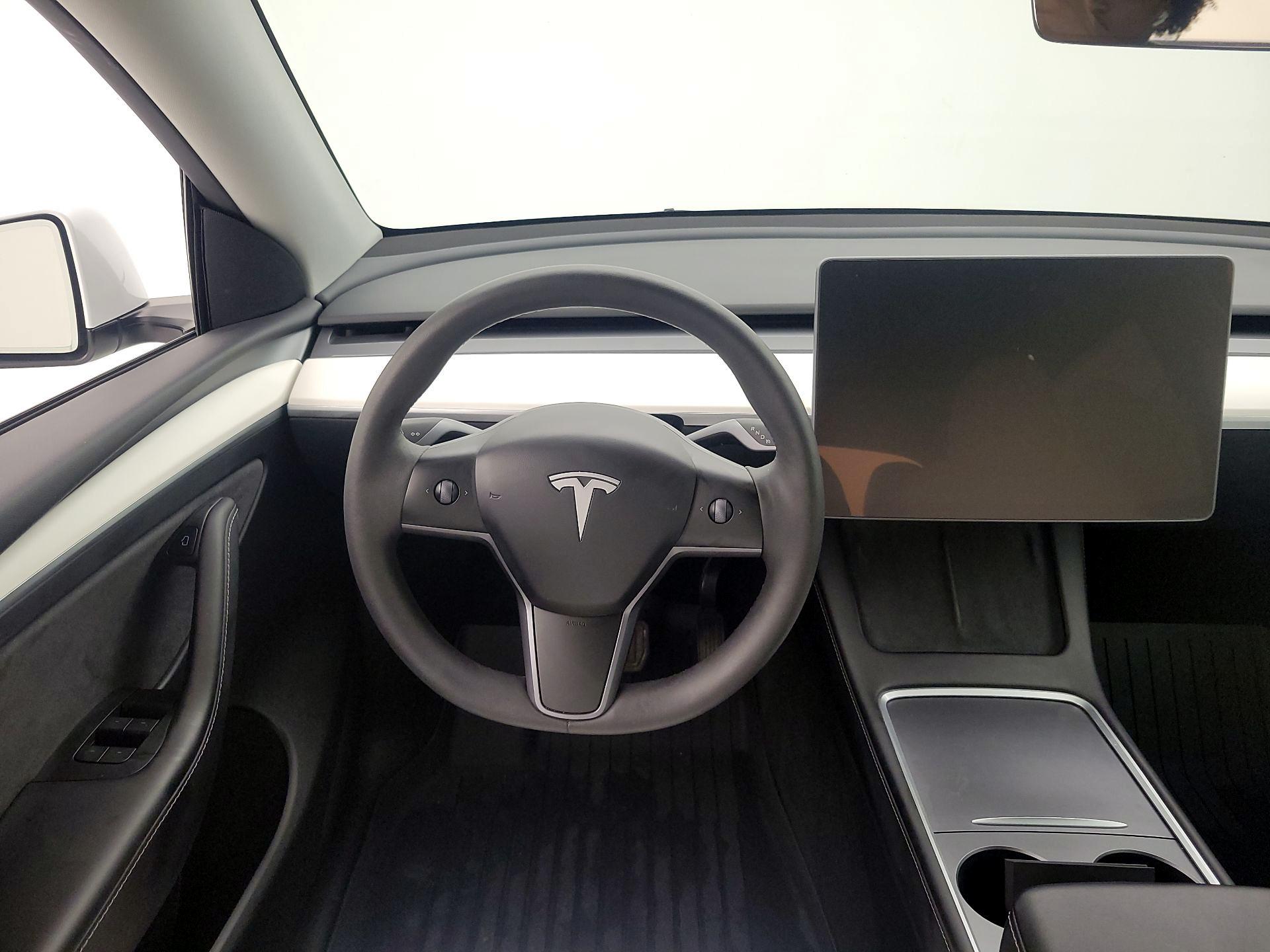 Thumbnail: 2023 Tesla Model Y - 10