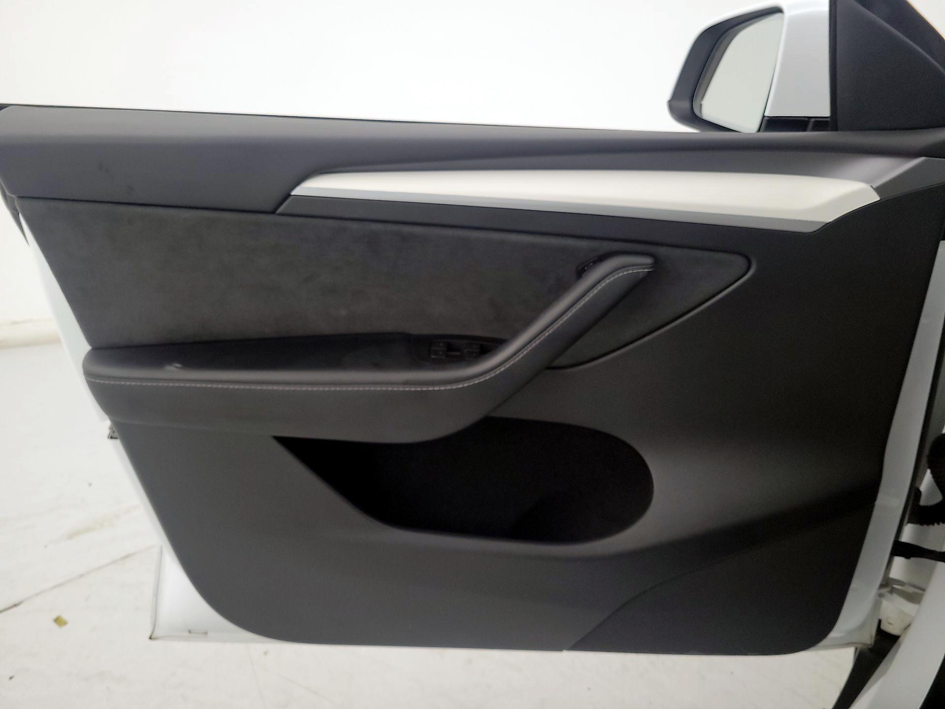 Thumbnail: 2023 Tesla Model Y - 12