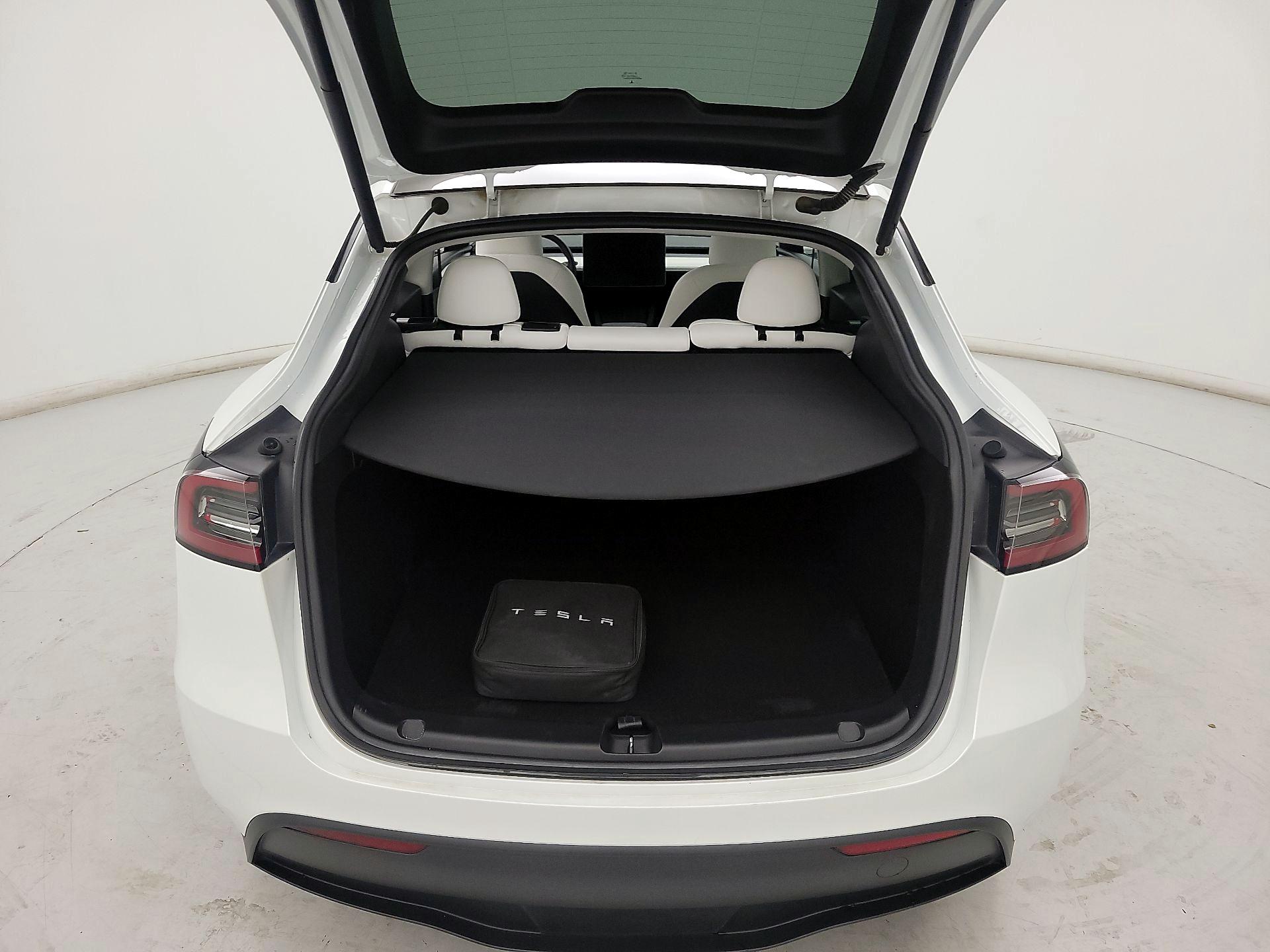 Thumbnail: 2023 Tesla Model Y - 17