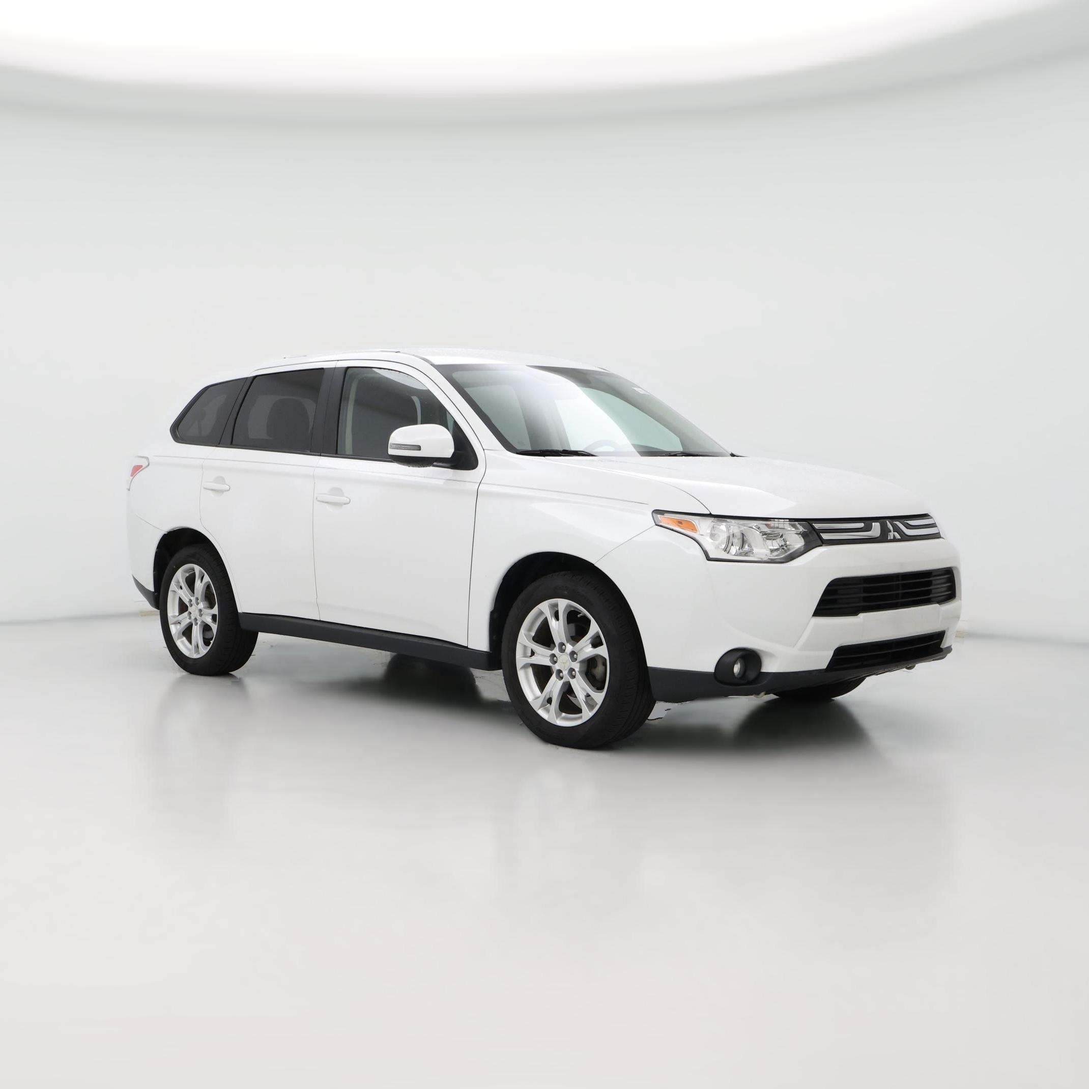 Thumbnail: 2014 Mitsubishi Outlander - 1