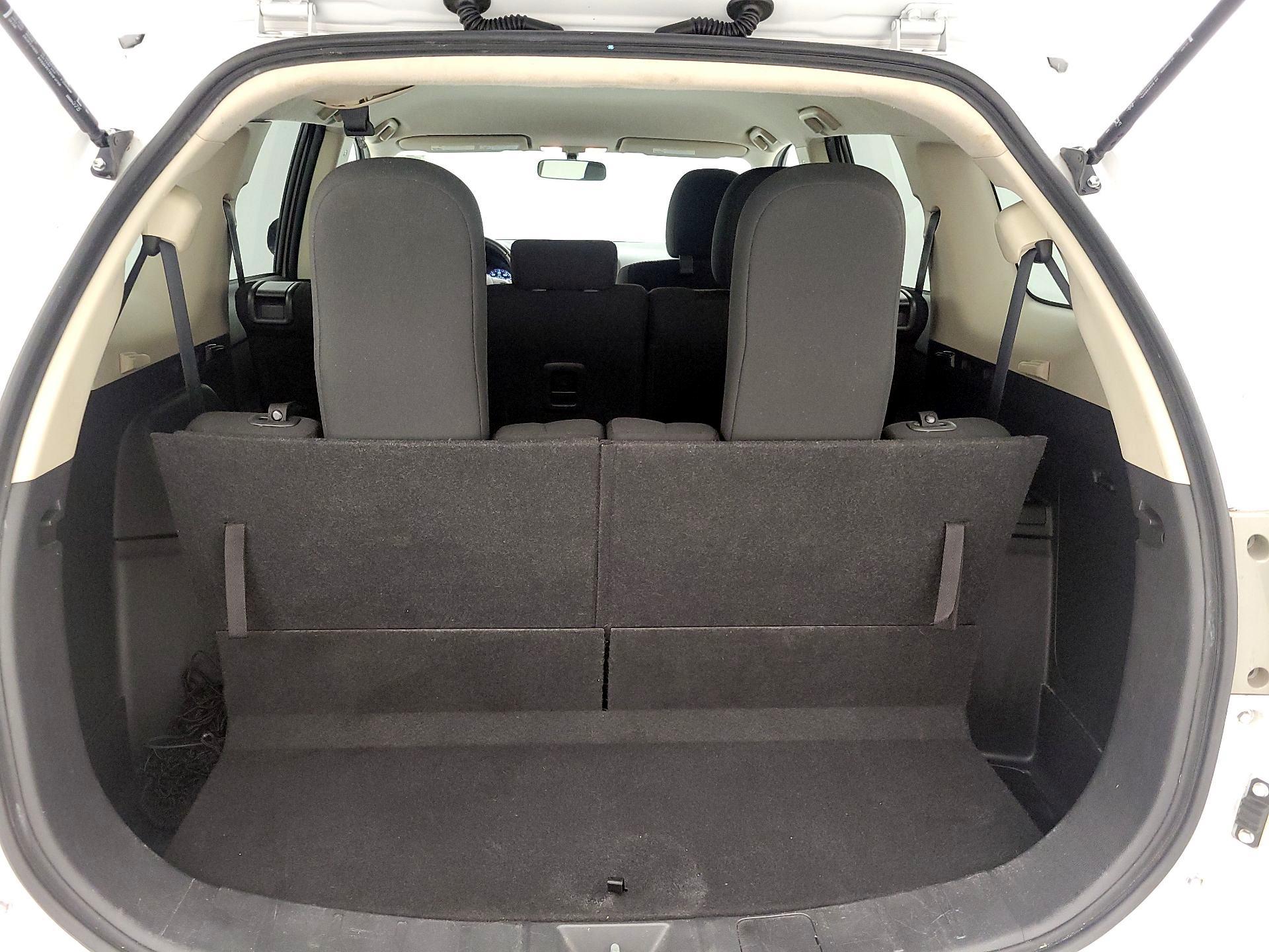 Thumbnail: 2014 Mitsubishi Outlander - 16