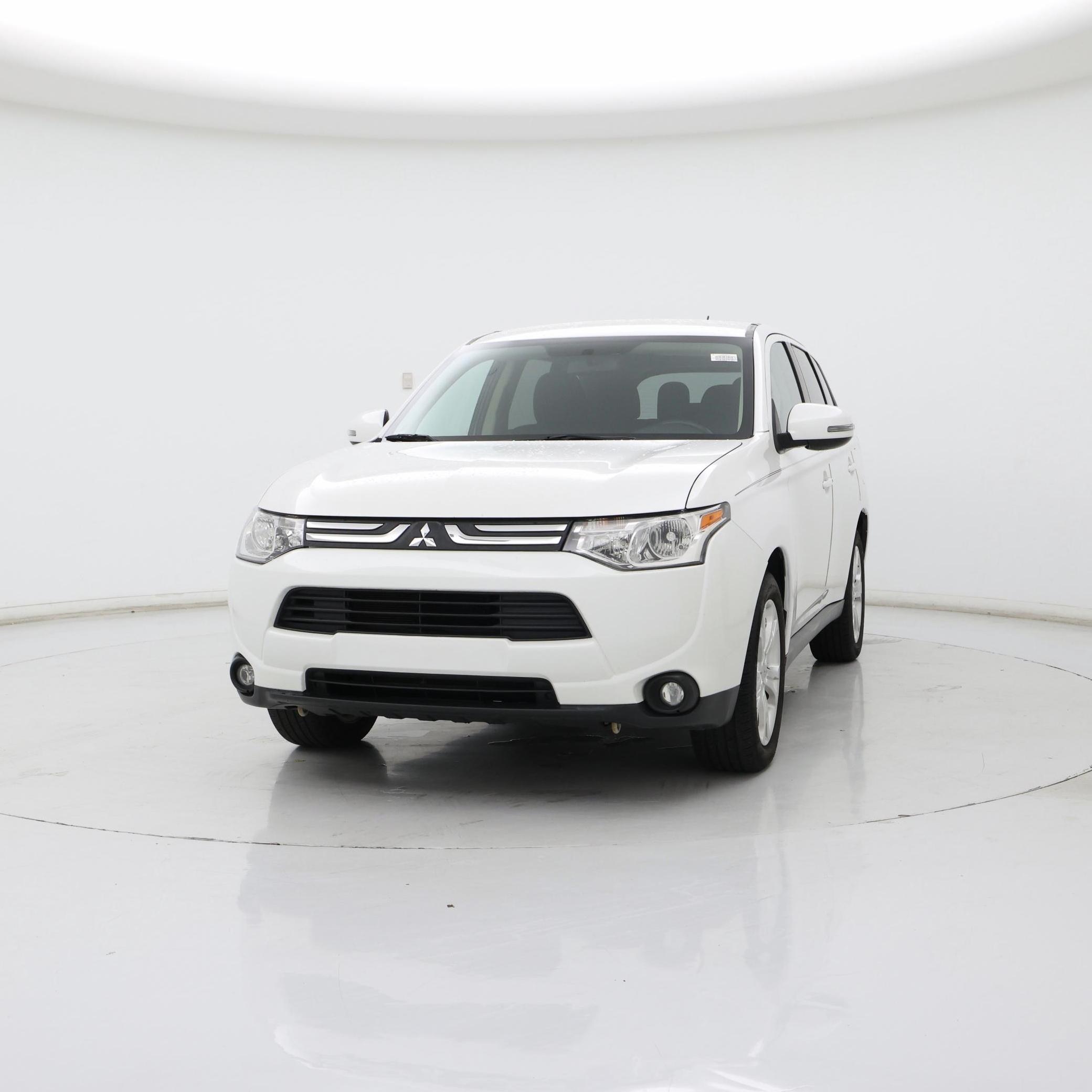 Thumbnail: 2014 Mitsubishi Outlander - 4