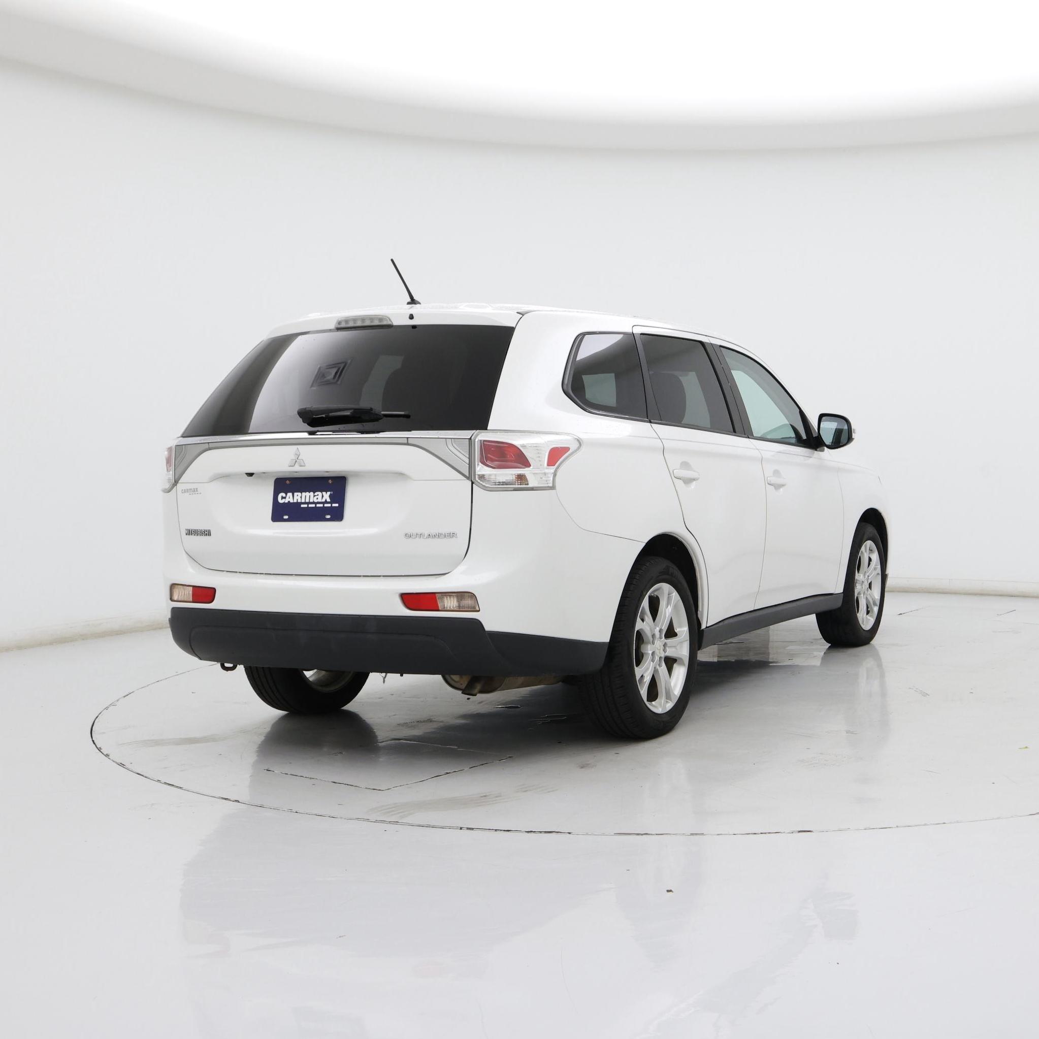 Thumbnail: 2014 Mitsubishi Outlander - 8