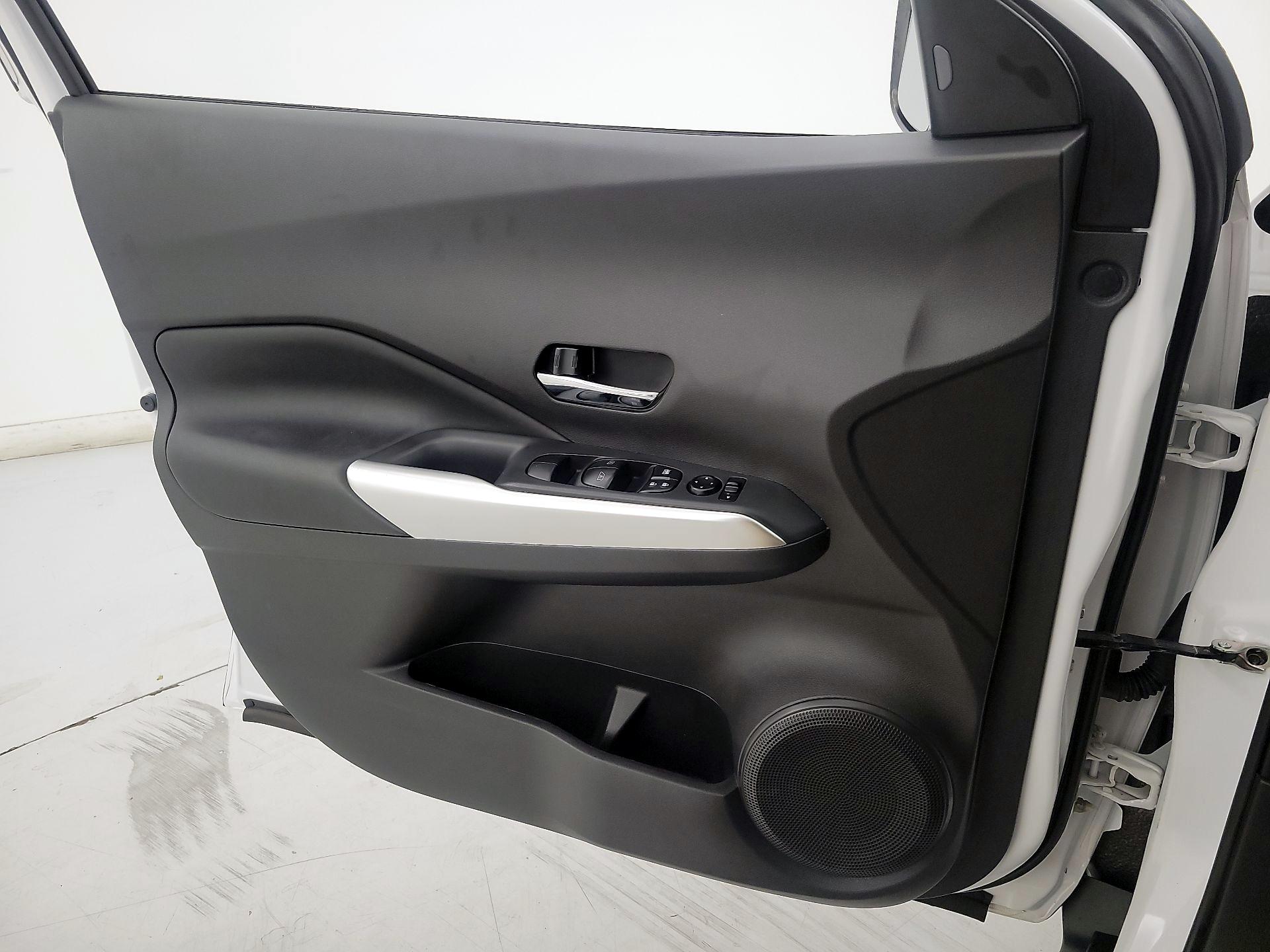 Thumbnail: 2020 Nissan Kicks - 12