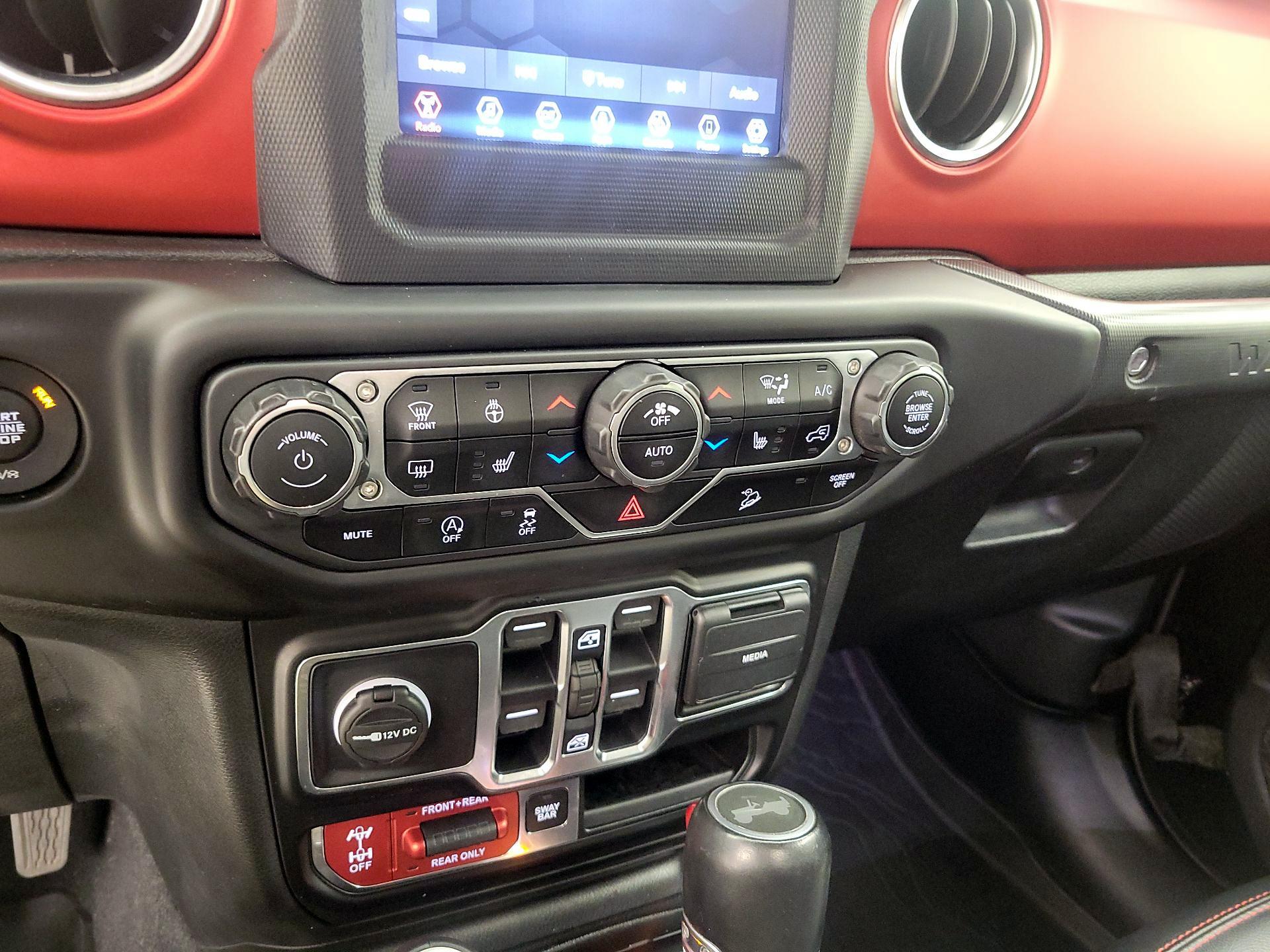 Thumbnail: 2020 Jeep Wrangler - 15