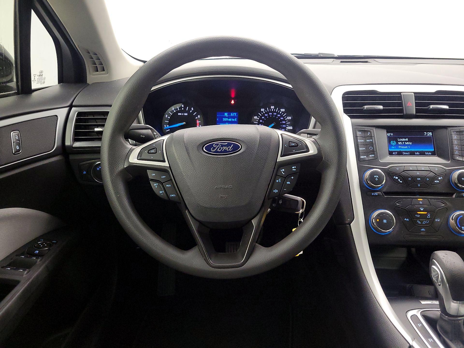 Thumbnail: 2014 Ford Fusion - 10