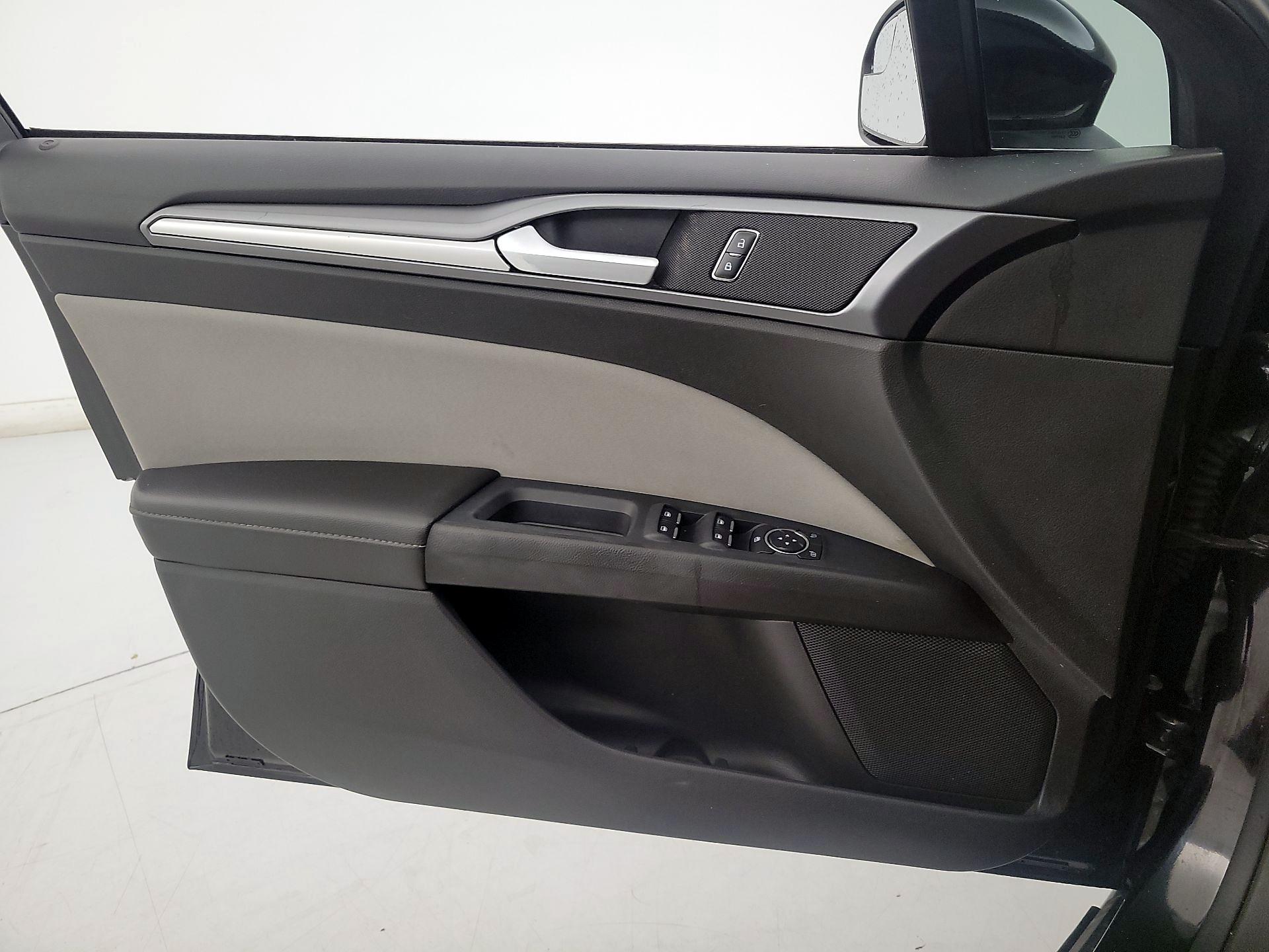 Thumbnail: 2014 Ford Fusion - 12