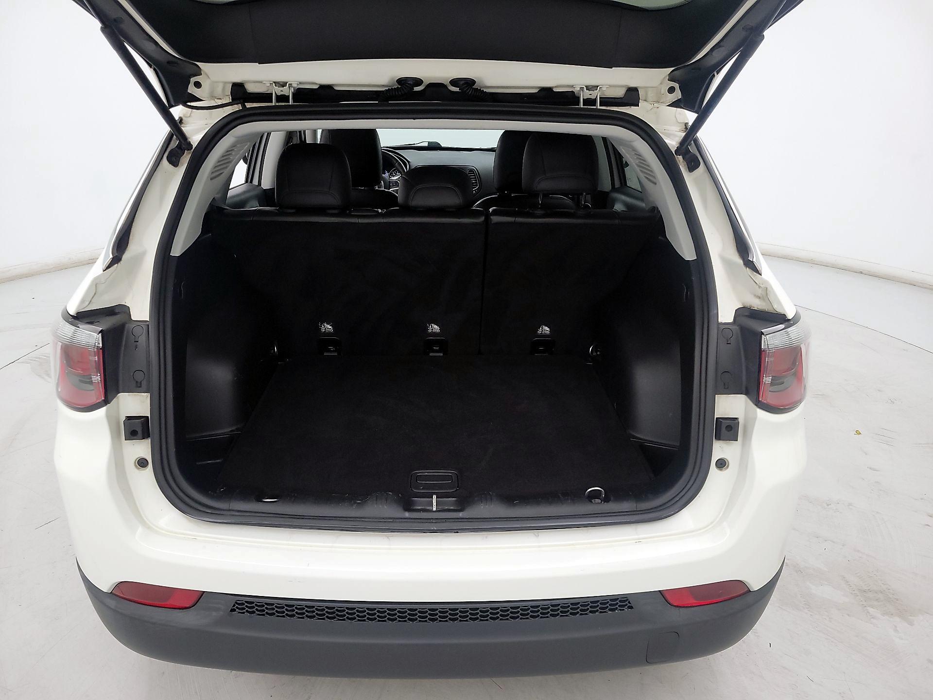Thumbnail: 2018 Jeep Compass - 17