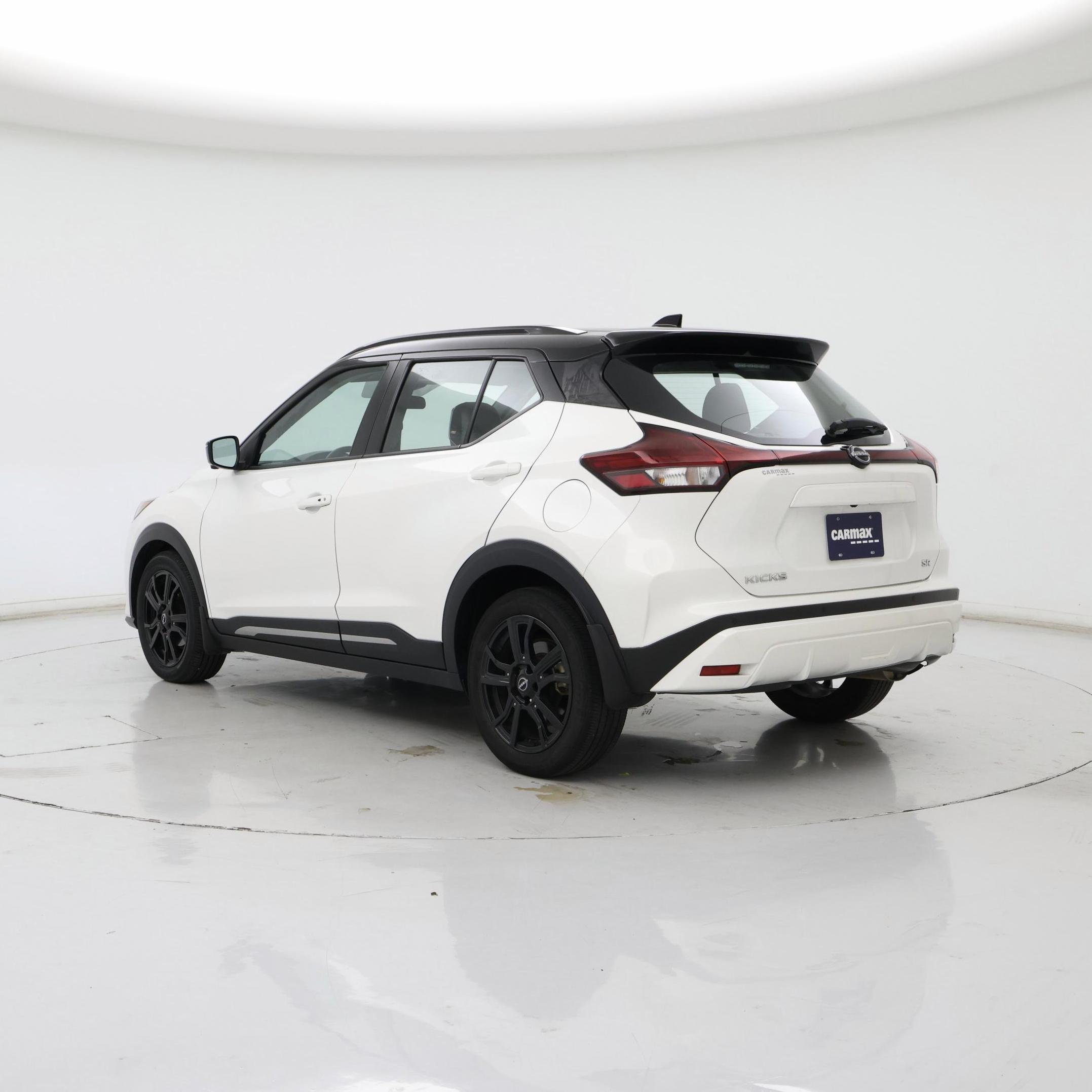 Thumbnail: 2023 Nissan Kicks - 2