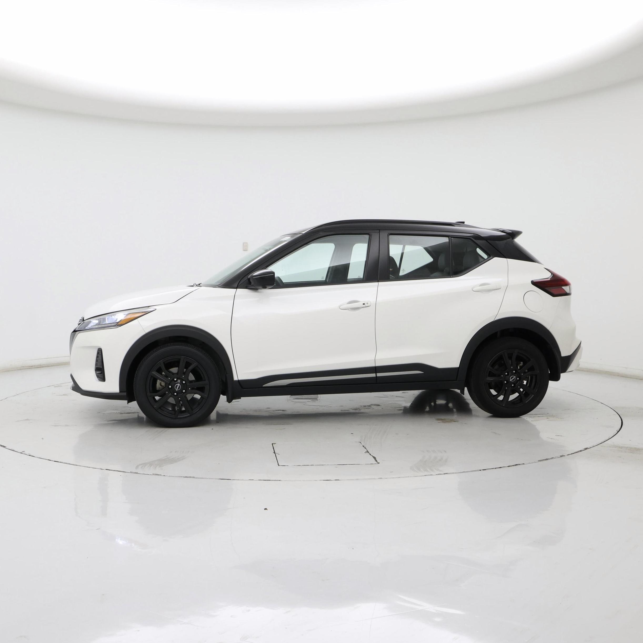 Thumbnail: 2023 Nissan Kicks - 3