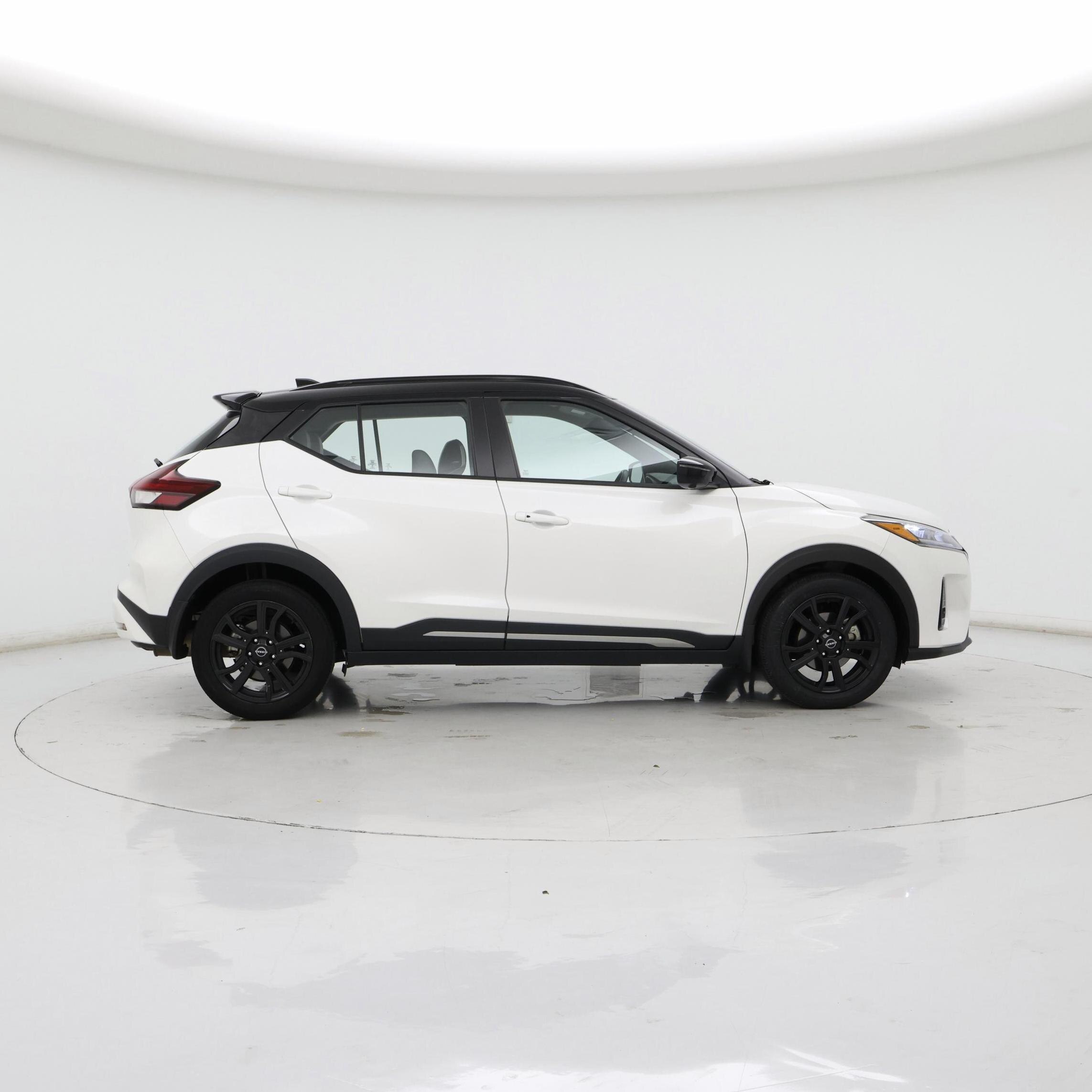 Thumbnail: 2023 Nissan Kicks - 7