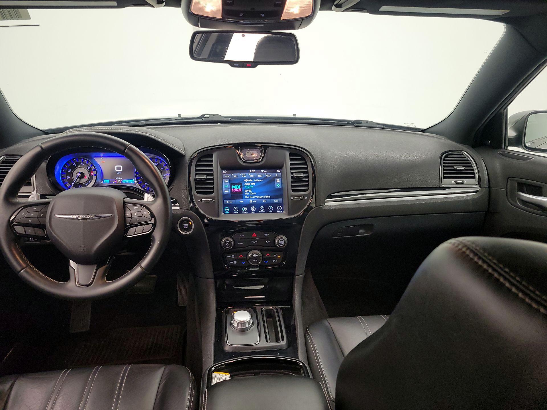 Thumbnail: 2018 Chrysler 300 - 9