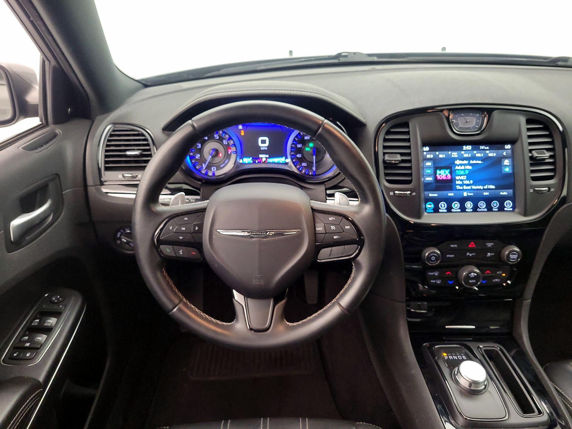 Thumbnail: 2018 Chrysler 300 - 10