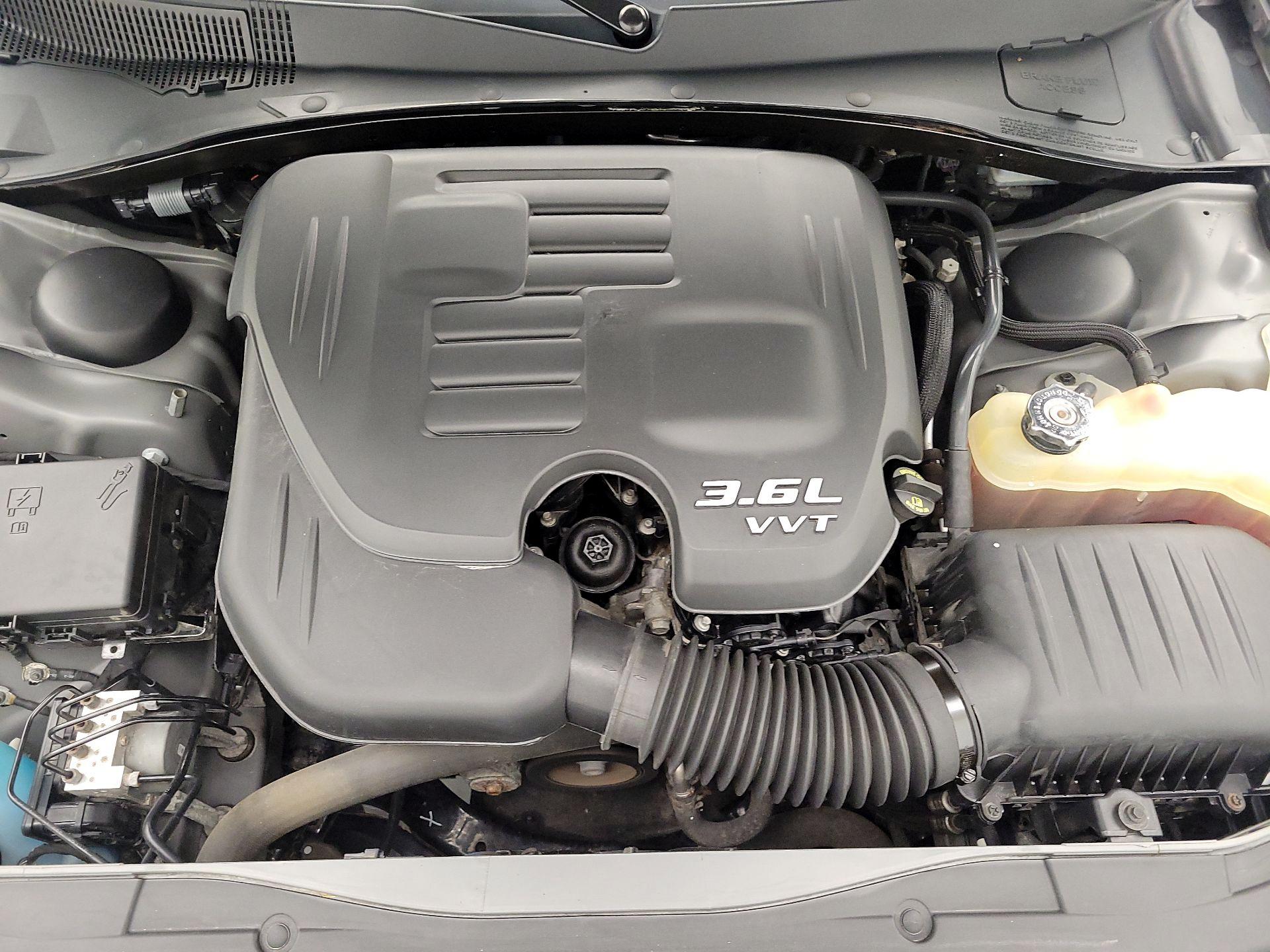 Thumbnail: 2018 Chrysler 300 - 18