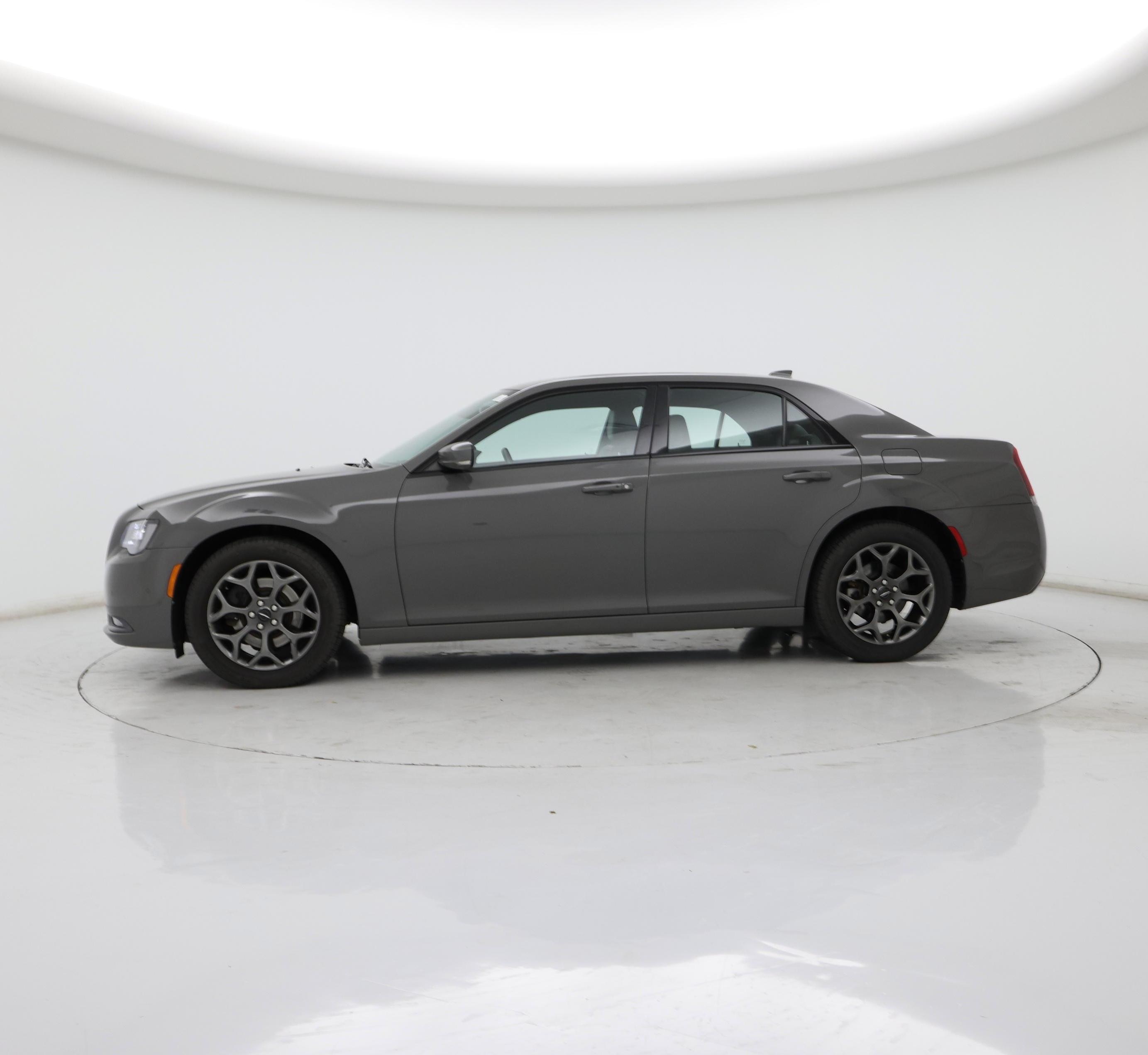 Thumbnail: 2018 Chrysler 300 - 3
