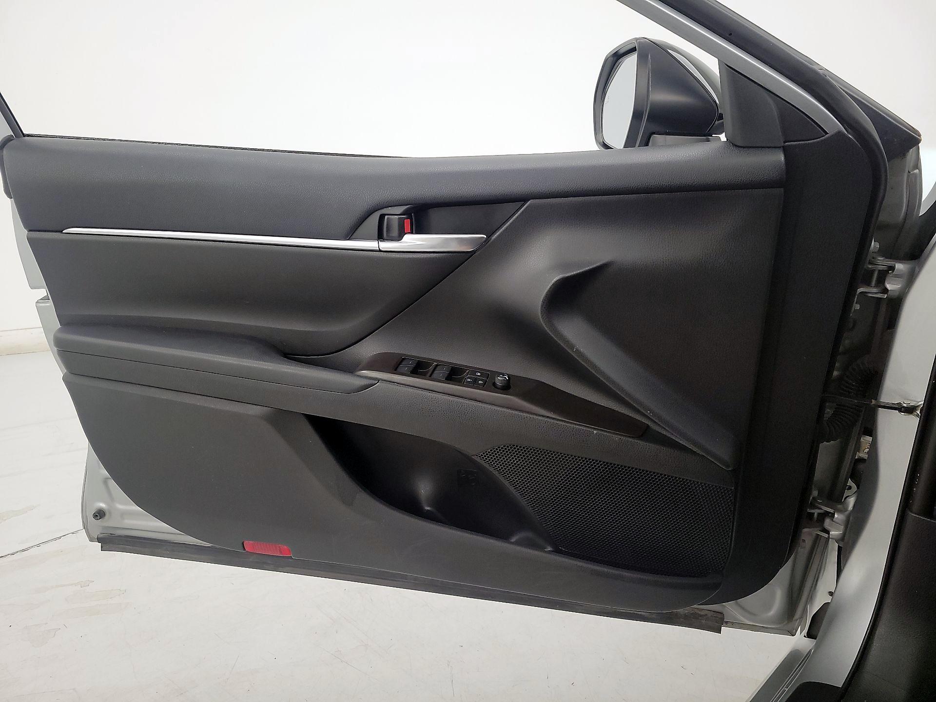 Thumbnail: 2021 Toyota Camry - 12