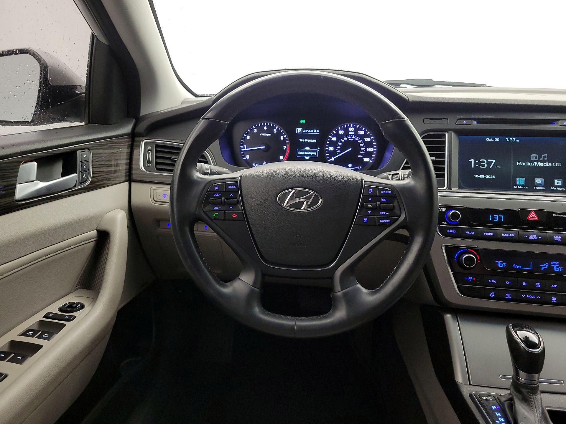 Thumbnail: 2015 Hyundai Sonata - 10
