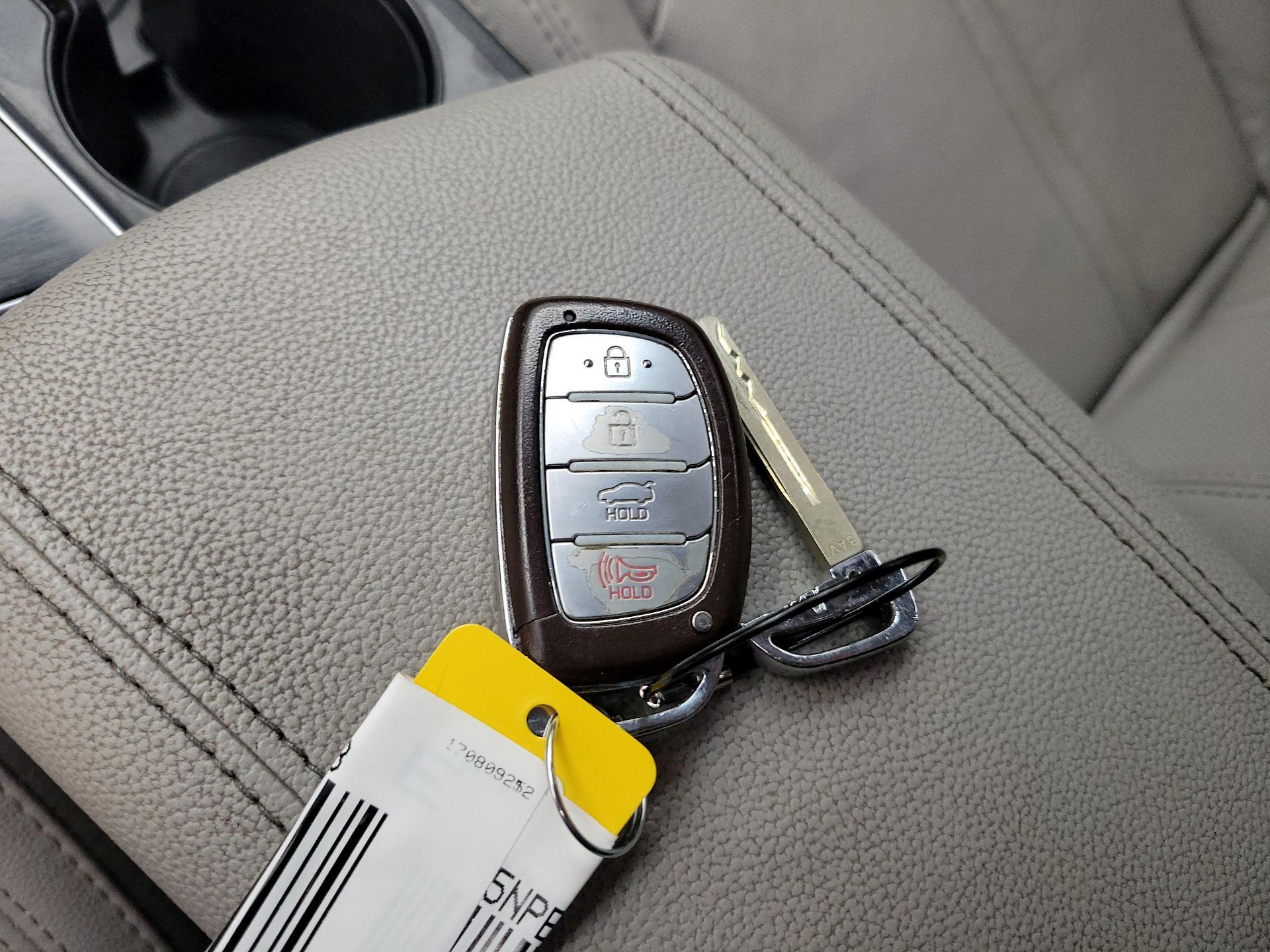 Thumbnail: 2015 Hyundai Sonata - 20