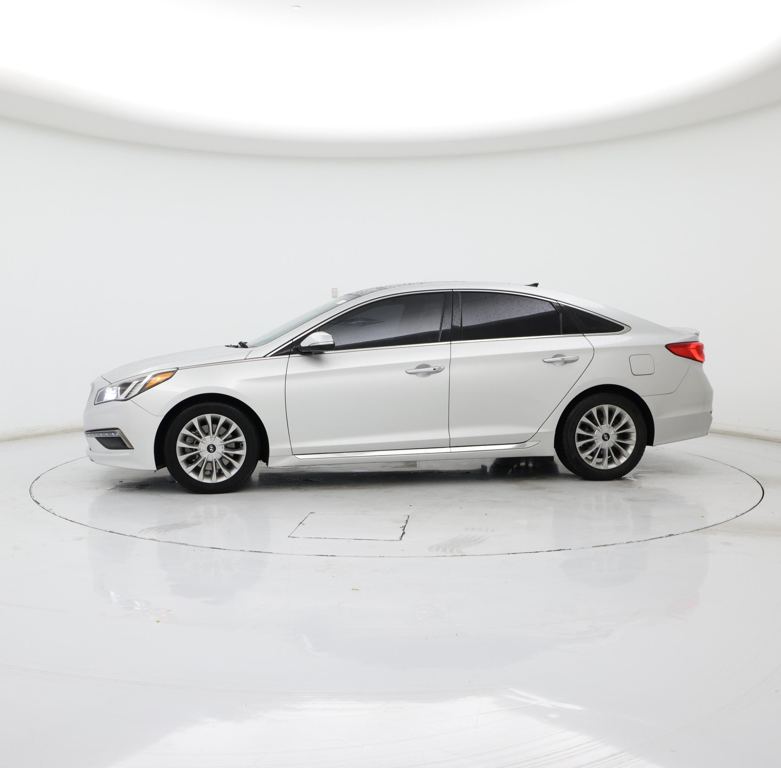 Thumbnail: 2015 Hyundai Sonata - 3
