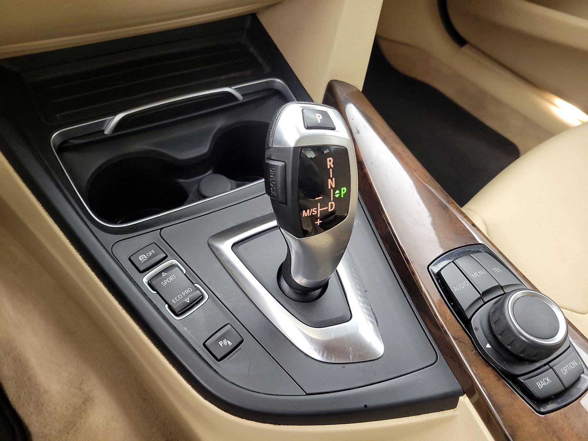 Thumbnail: 2016 BMW 3 Series - 15