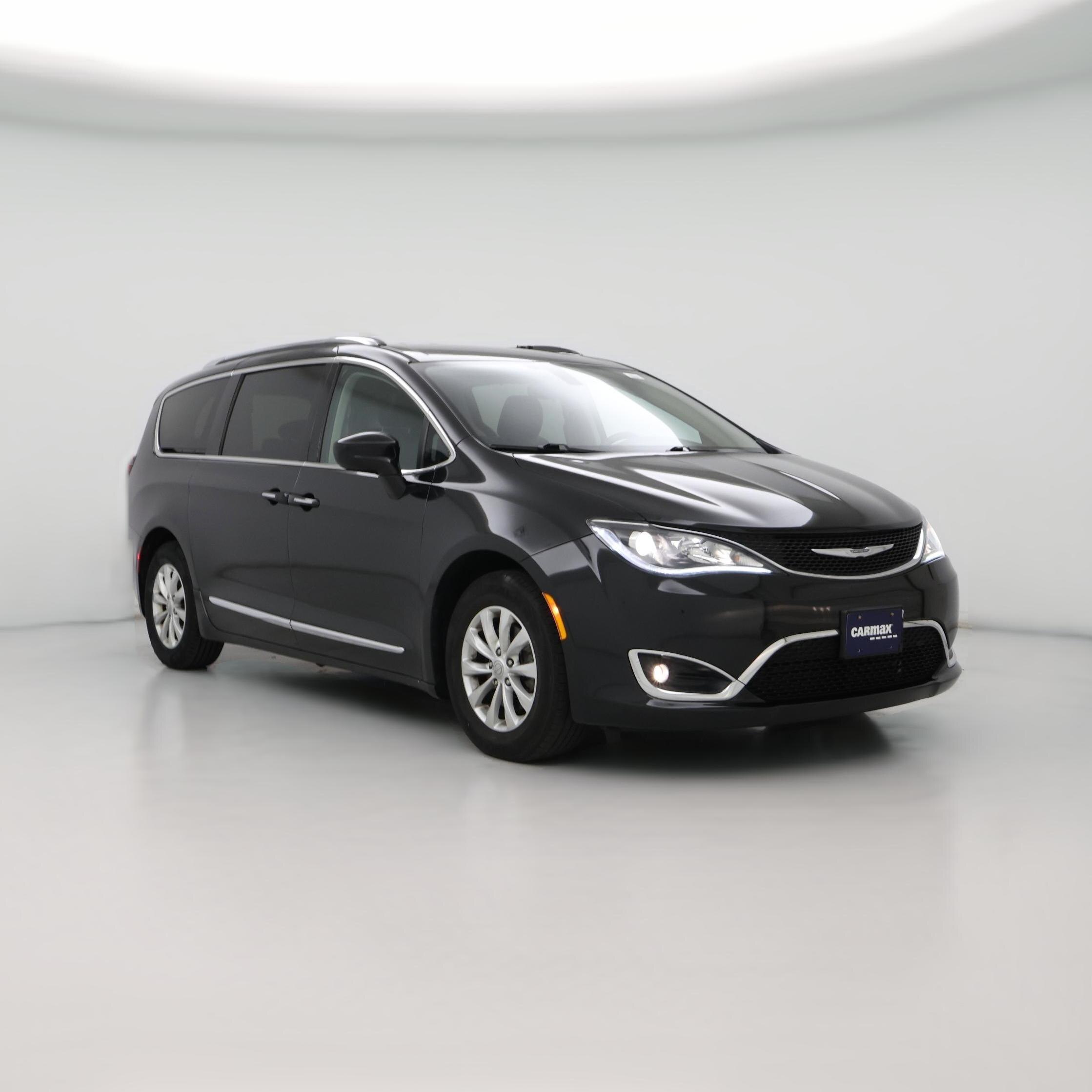 Thumbnail: 2018 Chrysler Pacifica - 1