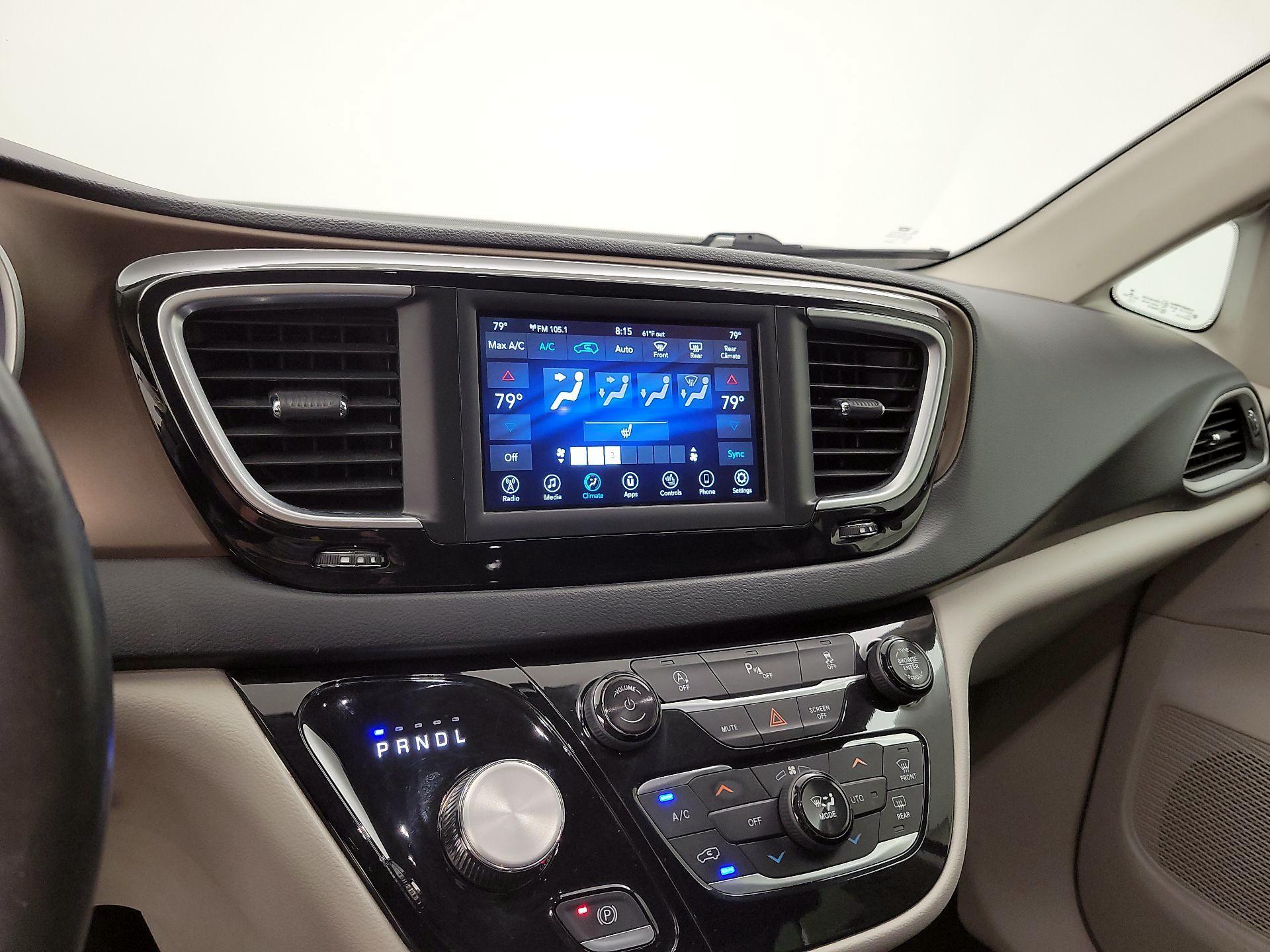 Thumbnail: 2018 Chrysler Pacifica - 14