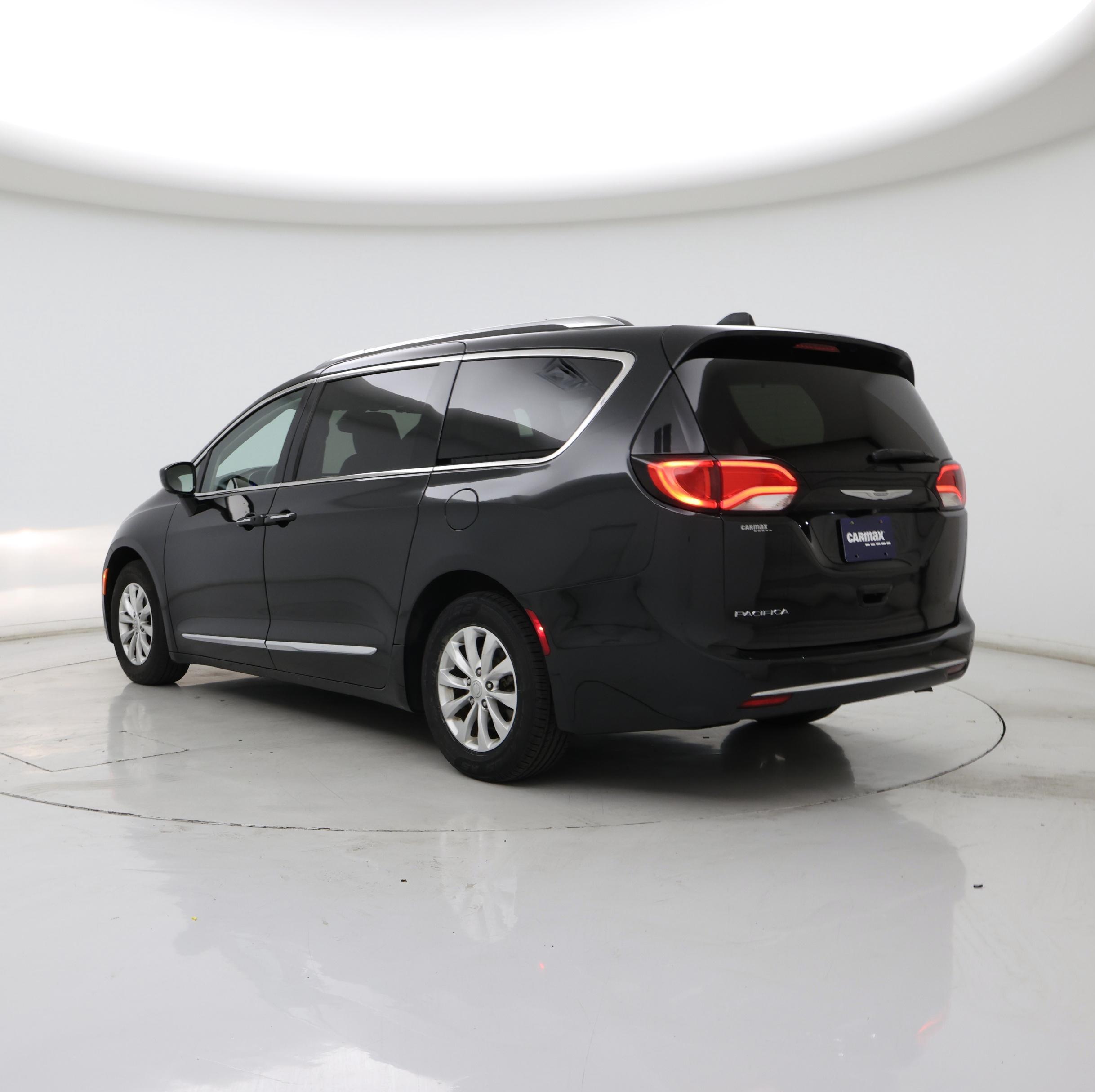 Thumbnail: 2018 Chrysler Pacifica - 2
