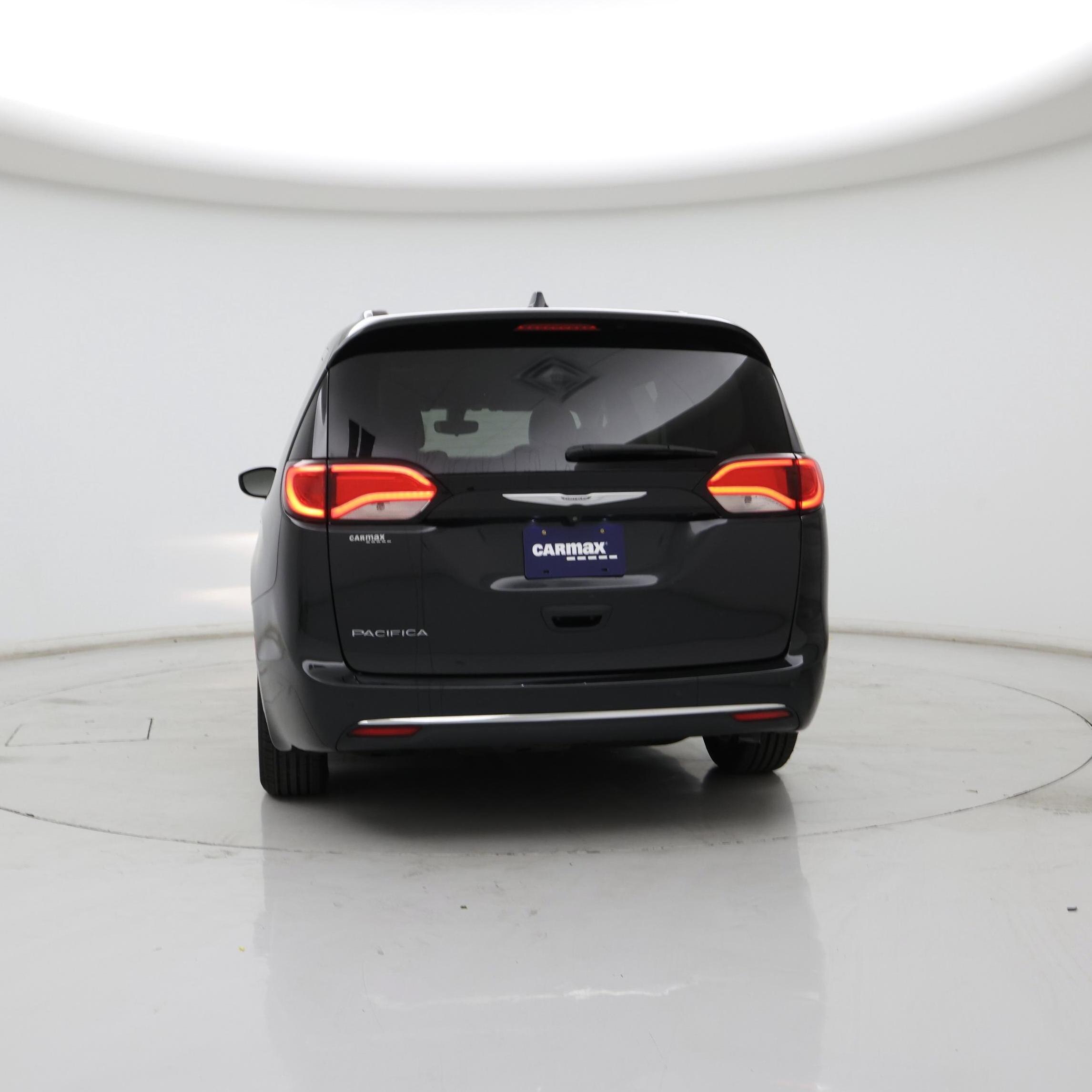 Thumbnail: 2018 Chrysler Pacifica - 6