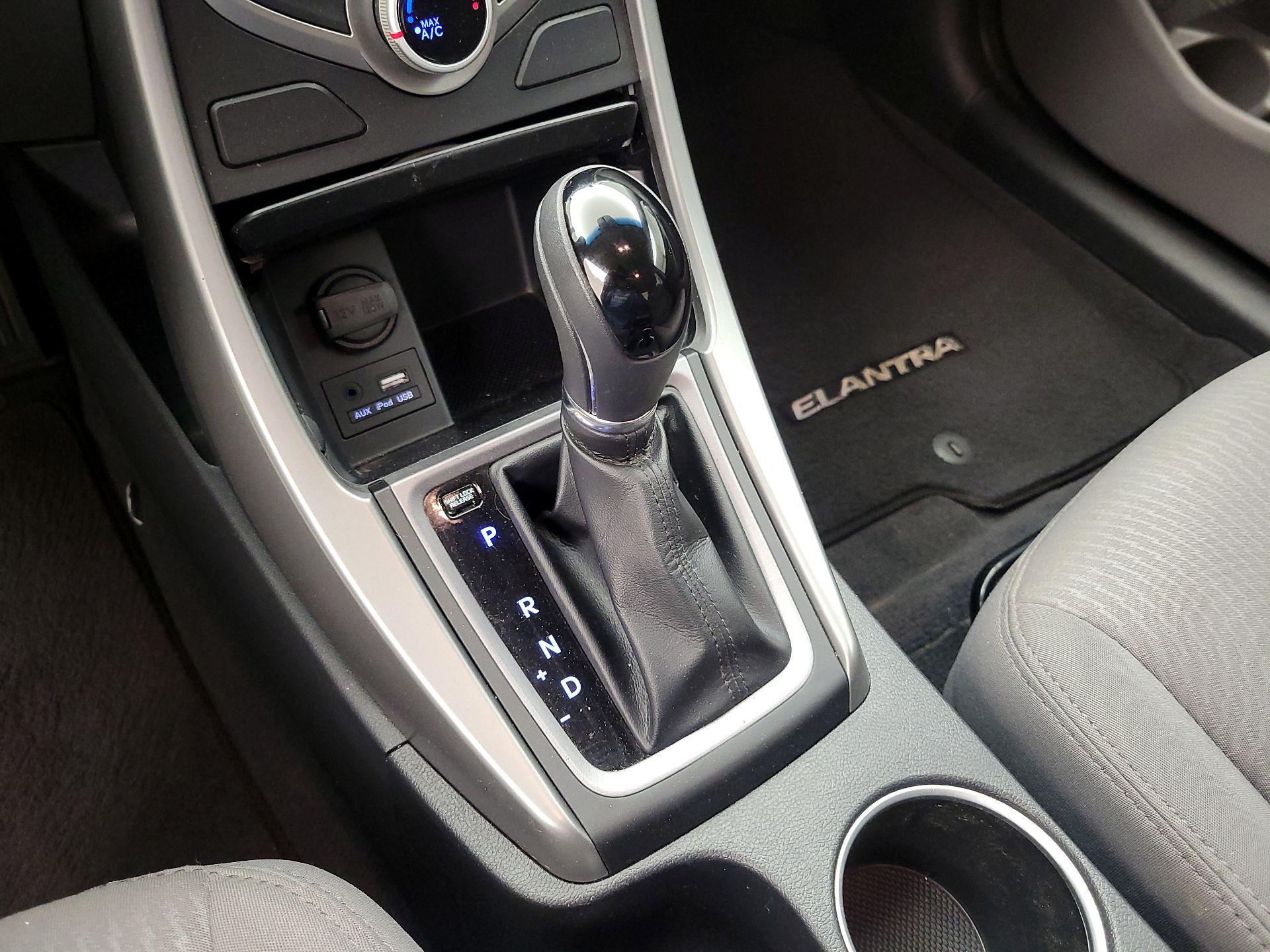 Thumbnail: 2016 Hyundai Elantra - 15
