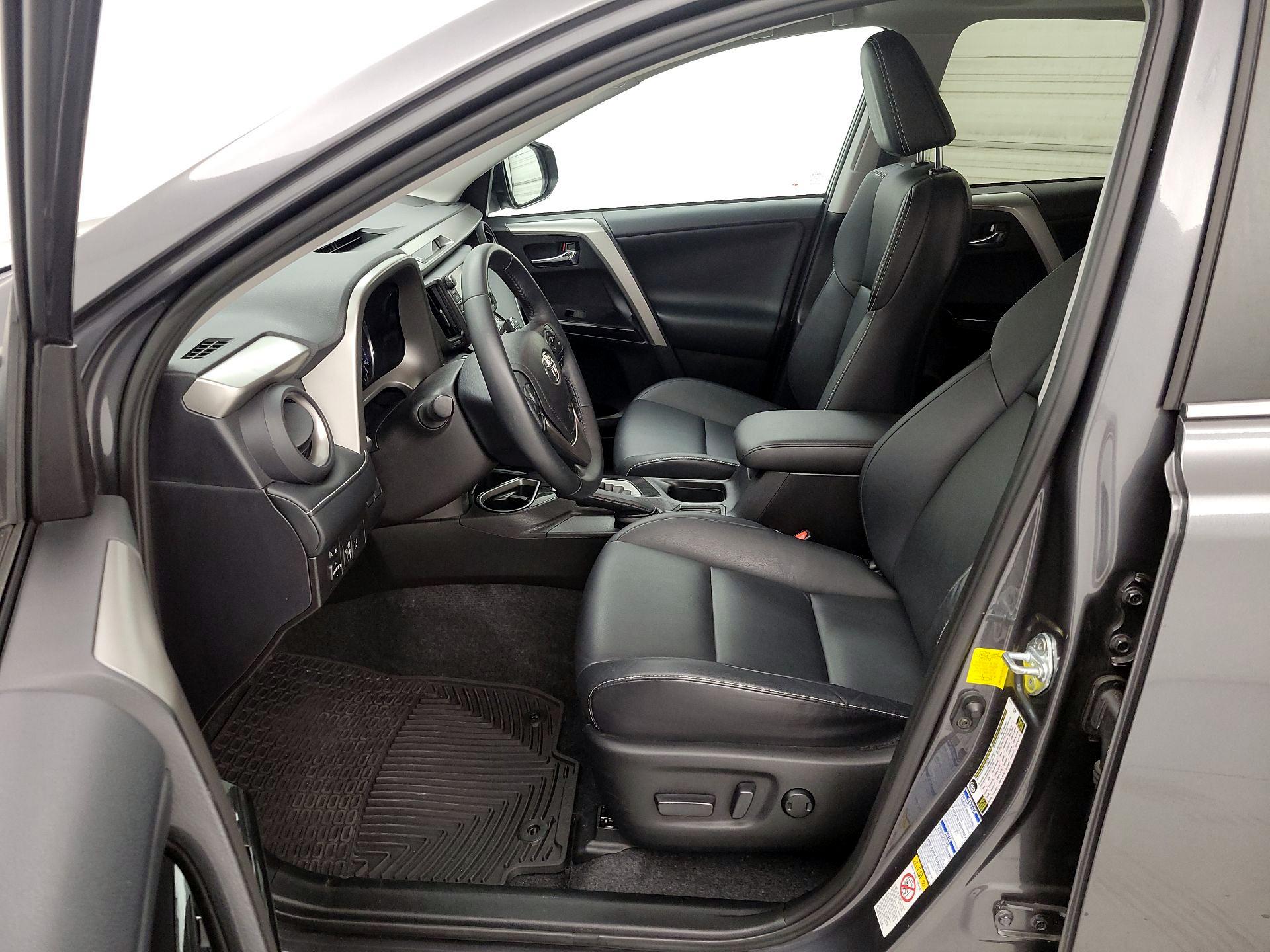 Thumbnail: 2016 Toyota RAV4 - 11