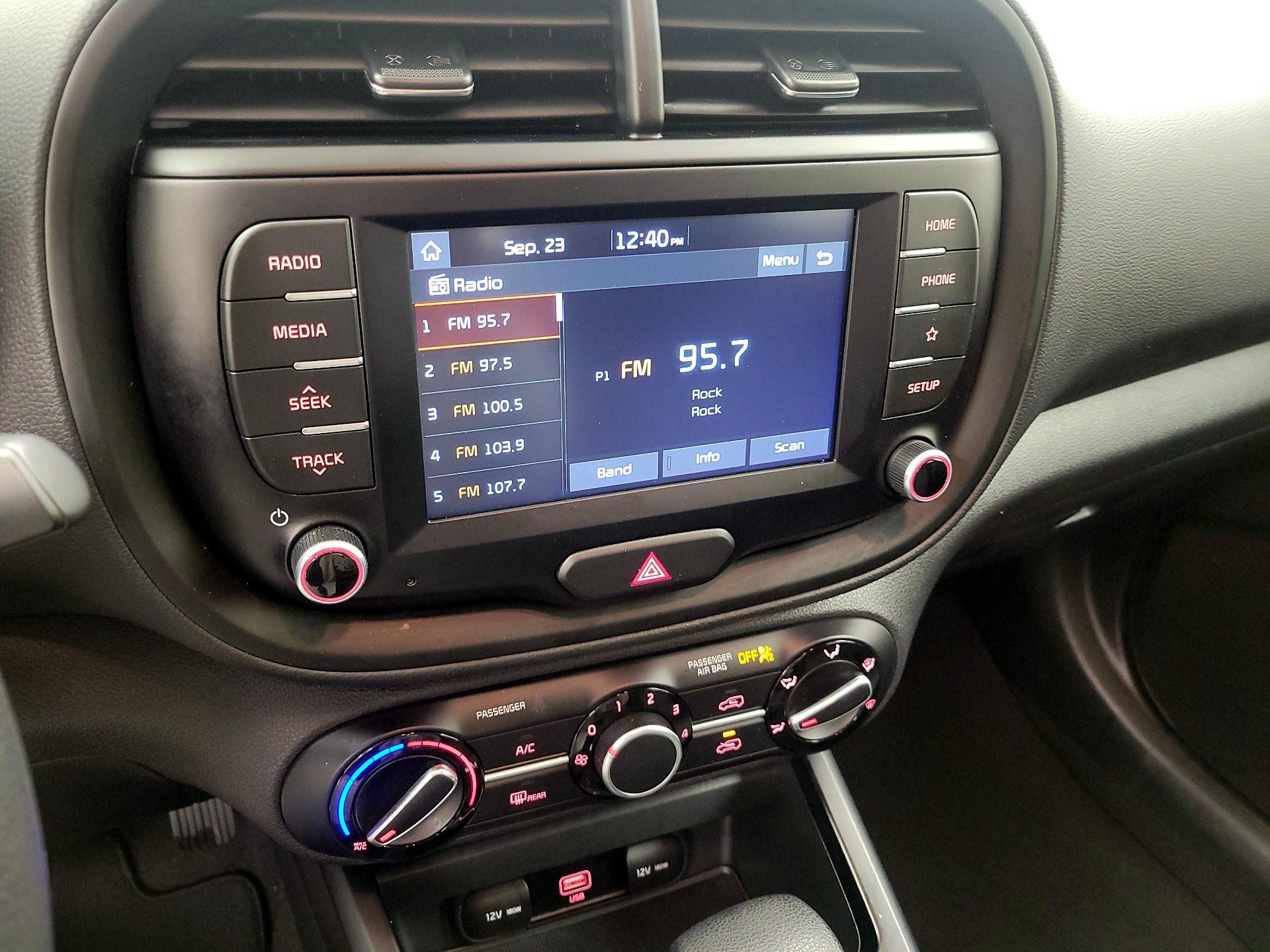 Thumbnail: 2020 Kia Soul - 13