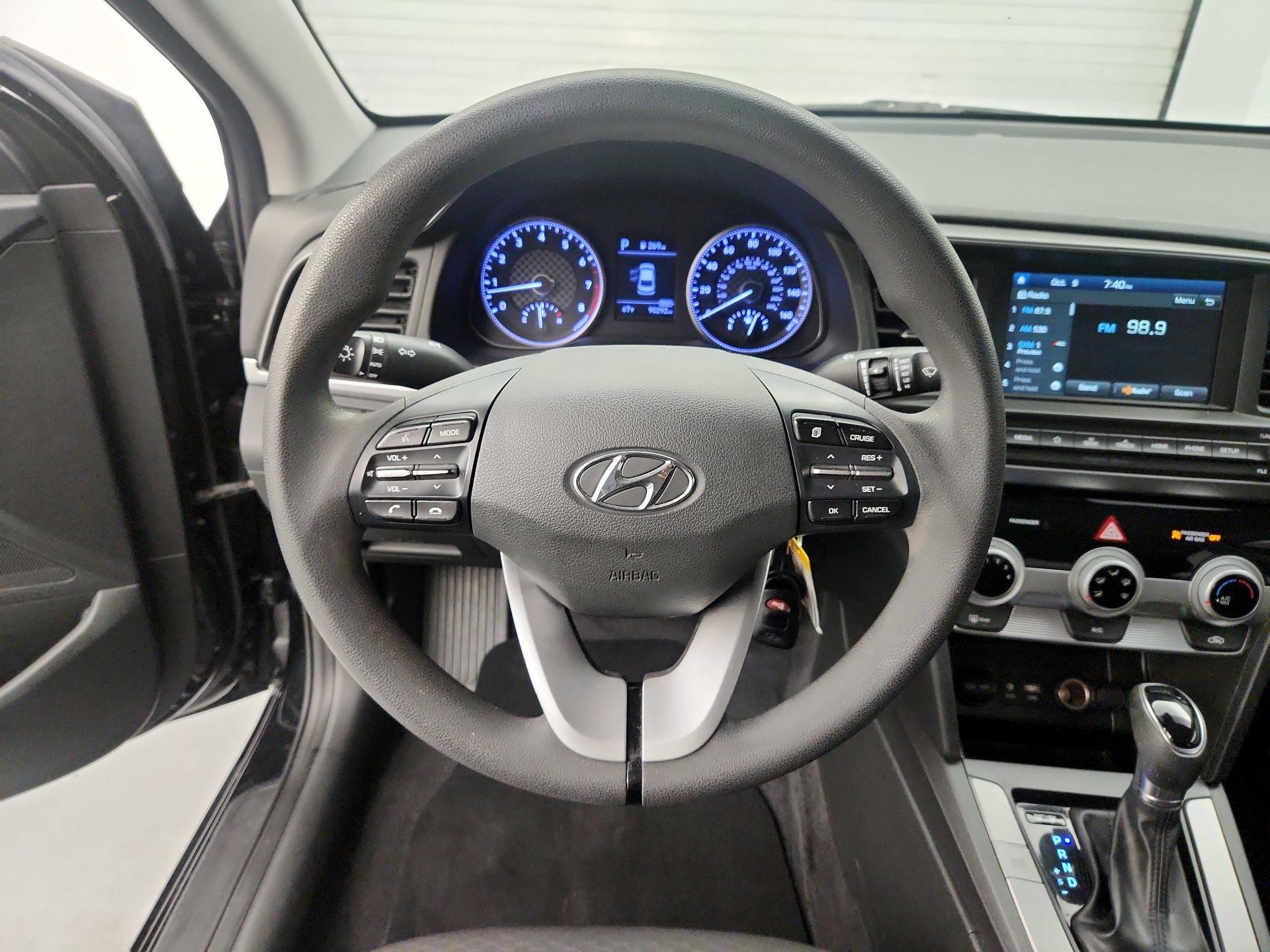 Thumbnail: 2019 Hyundai Elantra - 10