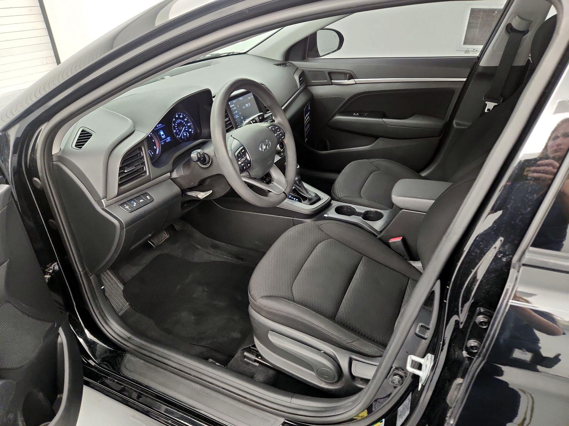 Thumbnail: 2019 Hyundai Elantra - 11