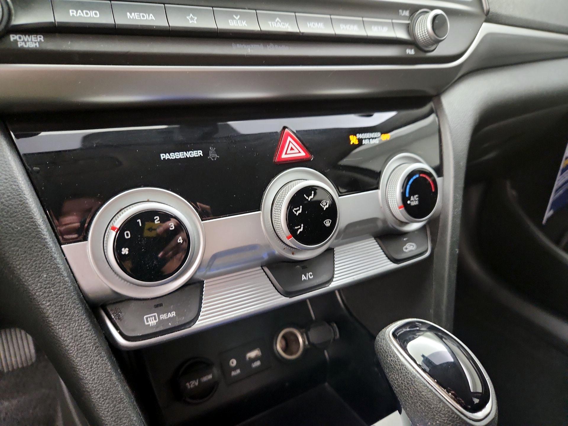 Thumbnail: 2019 Hyundai Elantra - 16