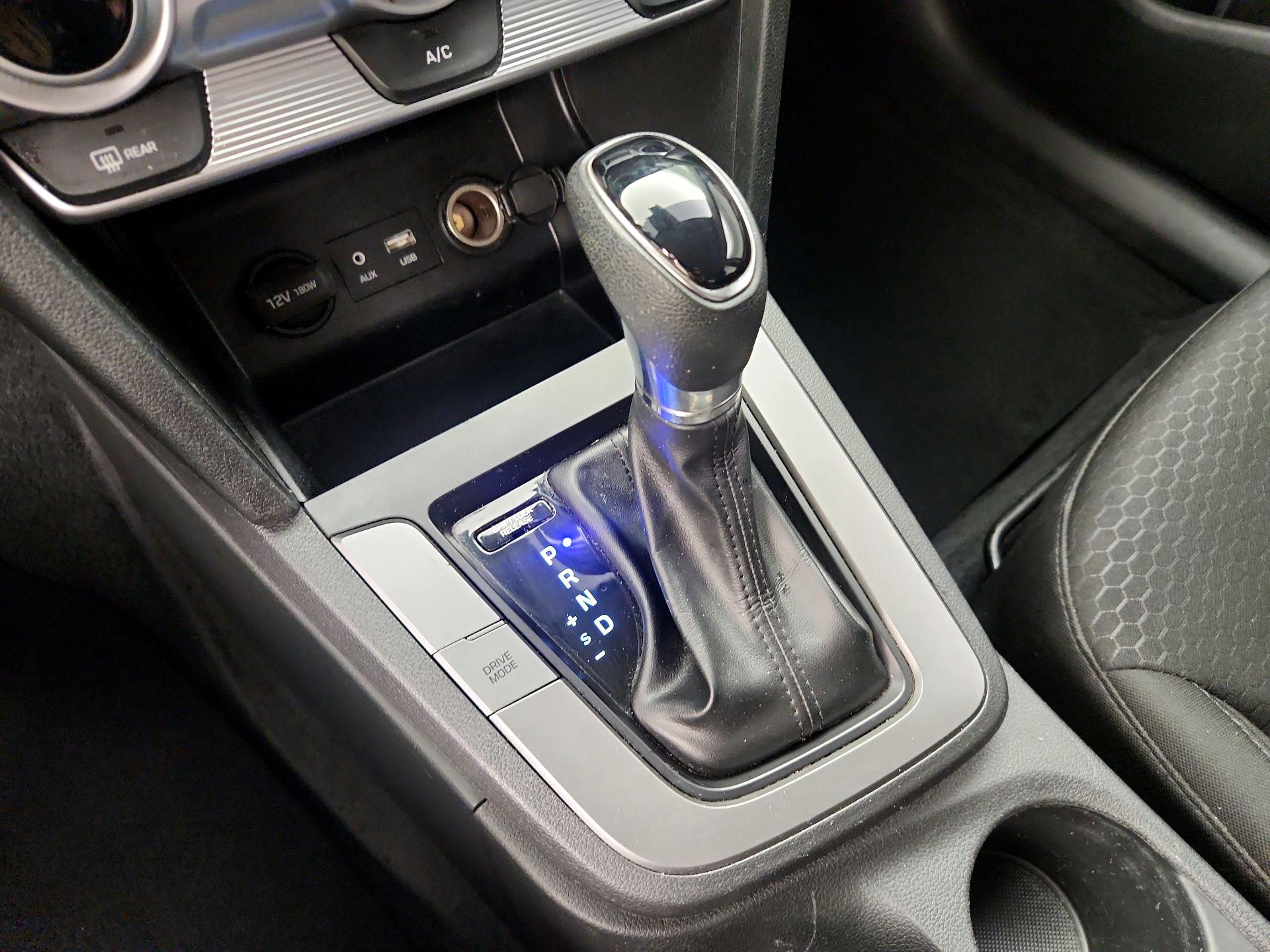 Thumbnail: 2019 Hyundai Elantra - 17