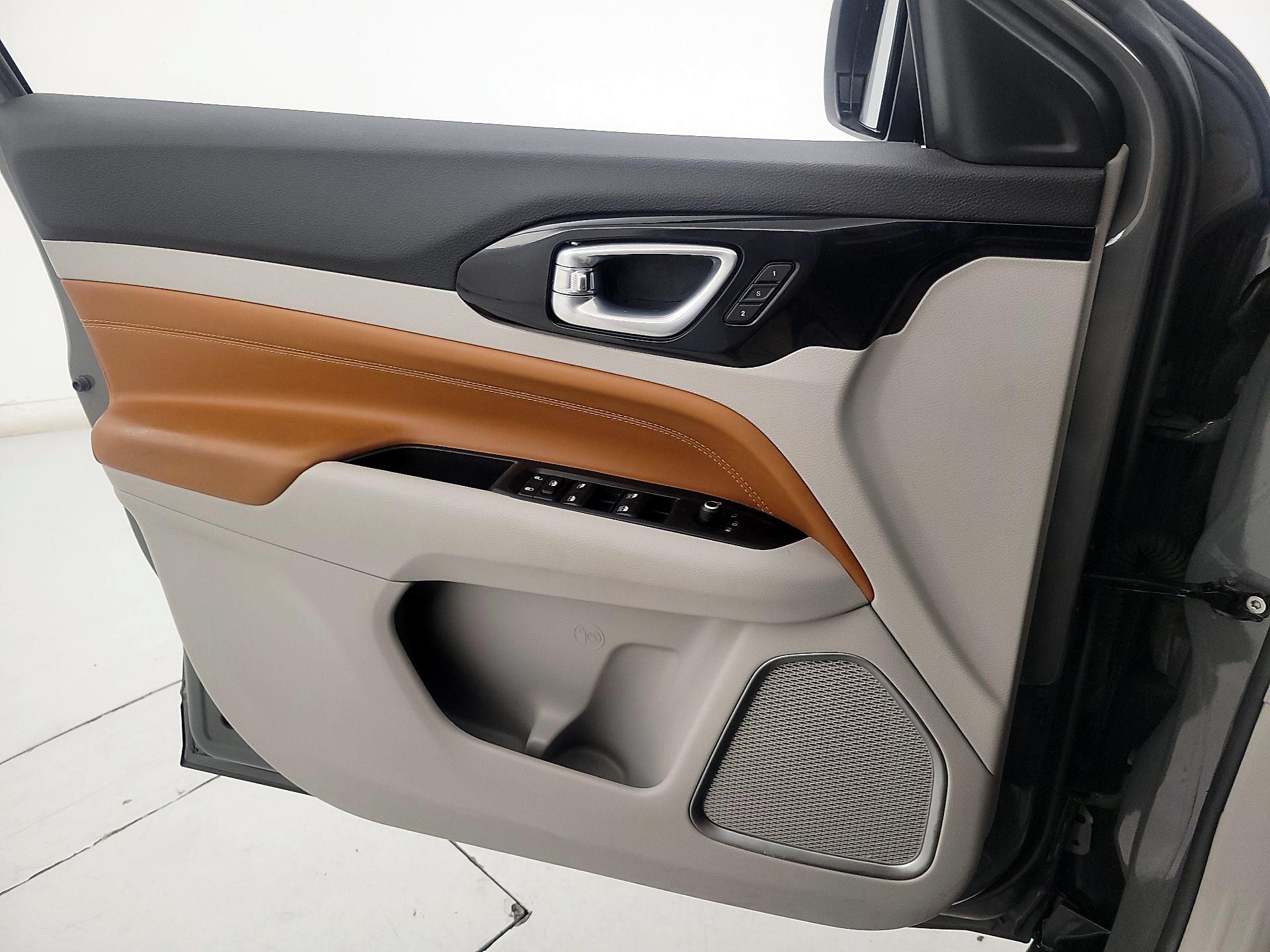 Thumbnail: 2022 Jeep Compass - 12